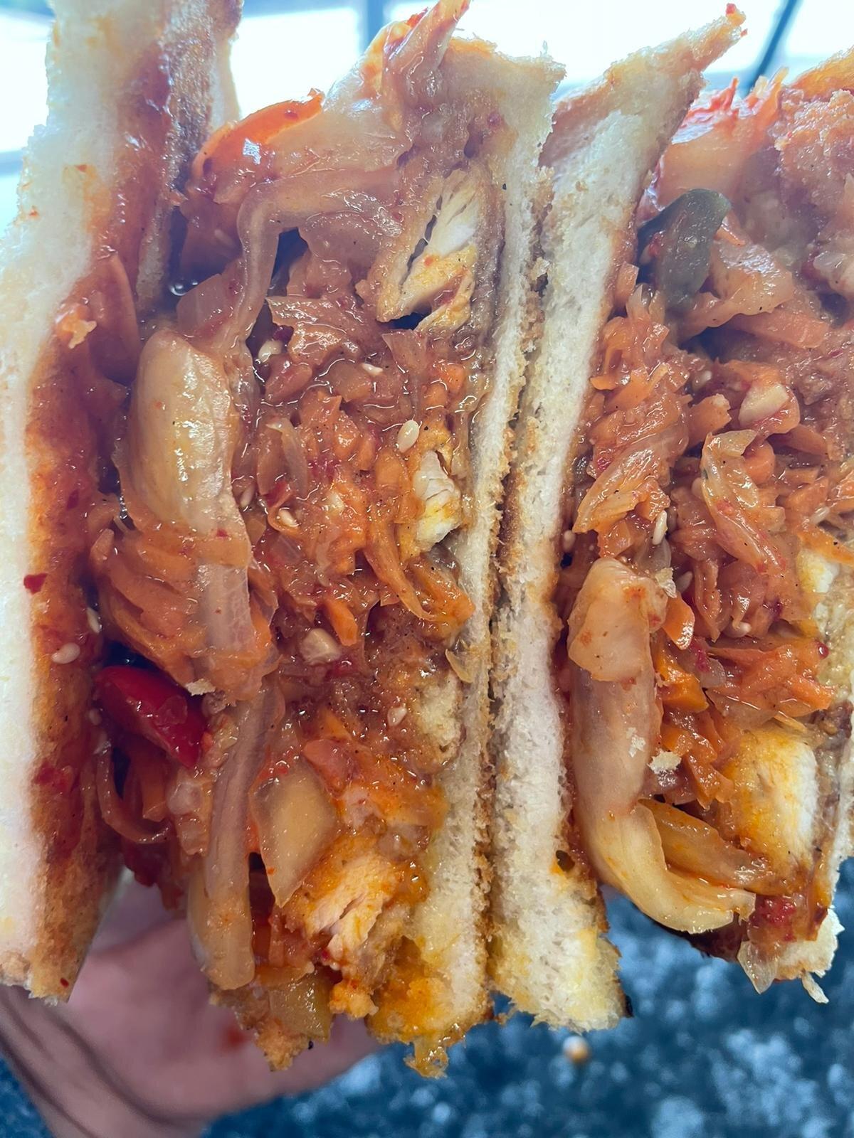 Photo by Ariaamizaki