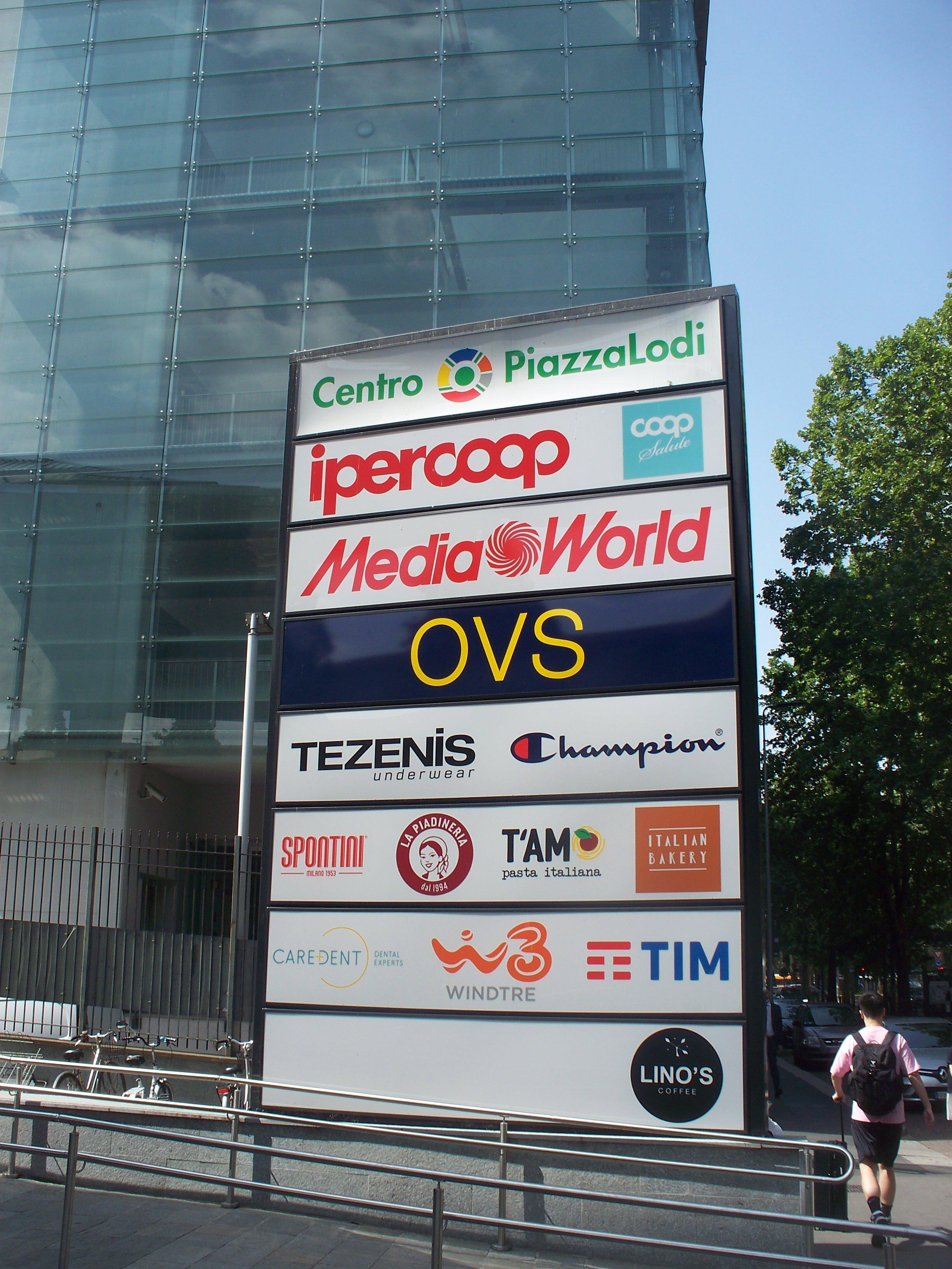 Centro Commerciale Piazzalodi