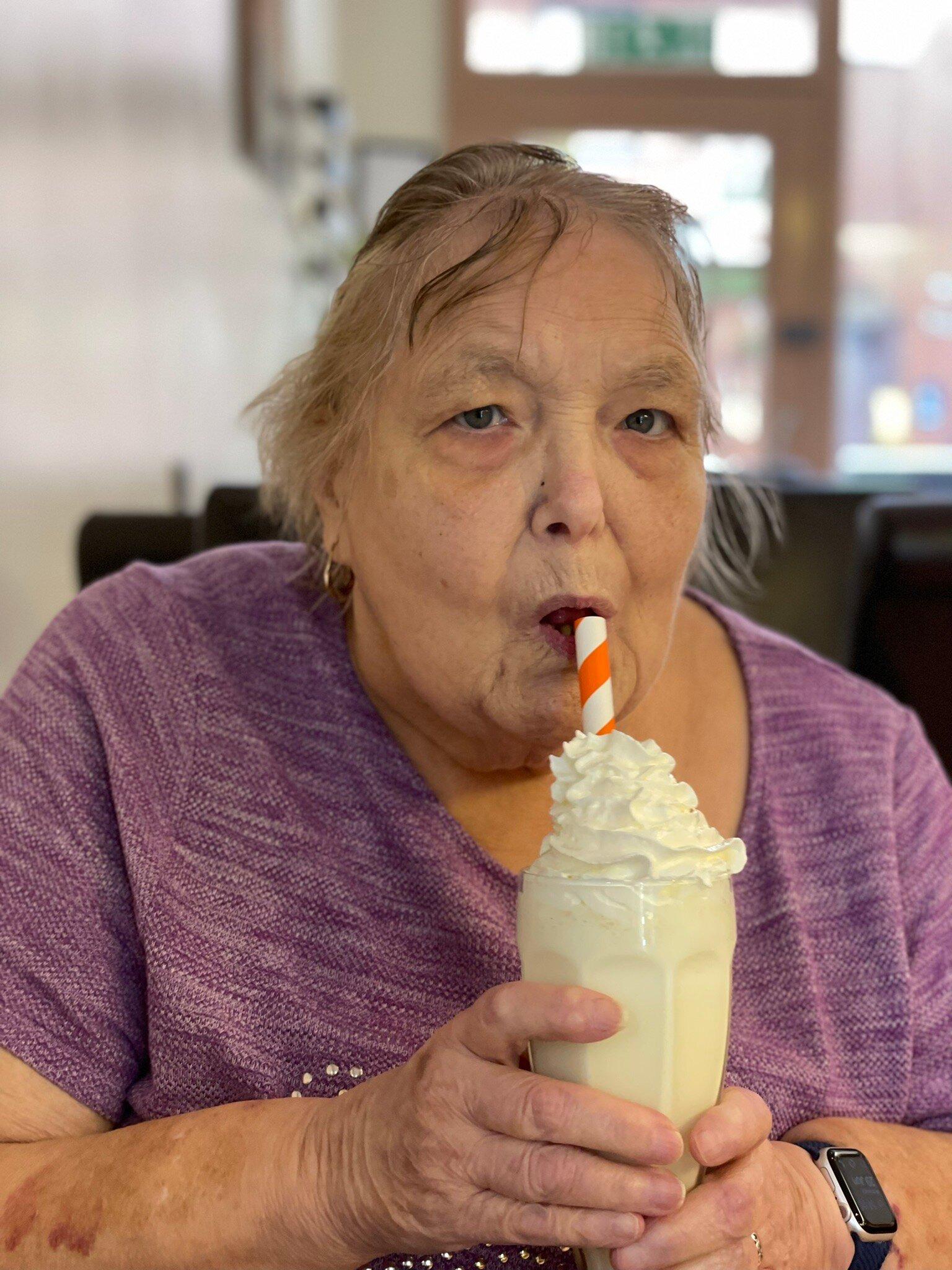 Mr Thoms Cafe, Bar and Evening Grill