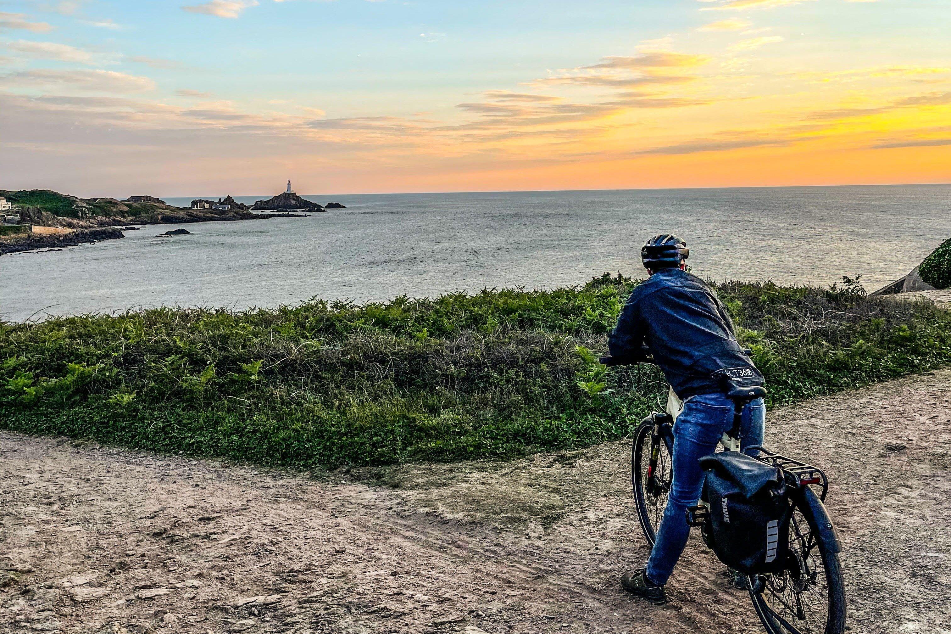 Evolution Cycles Jersey - Bike Hire