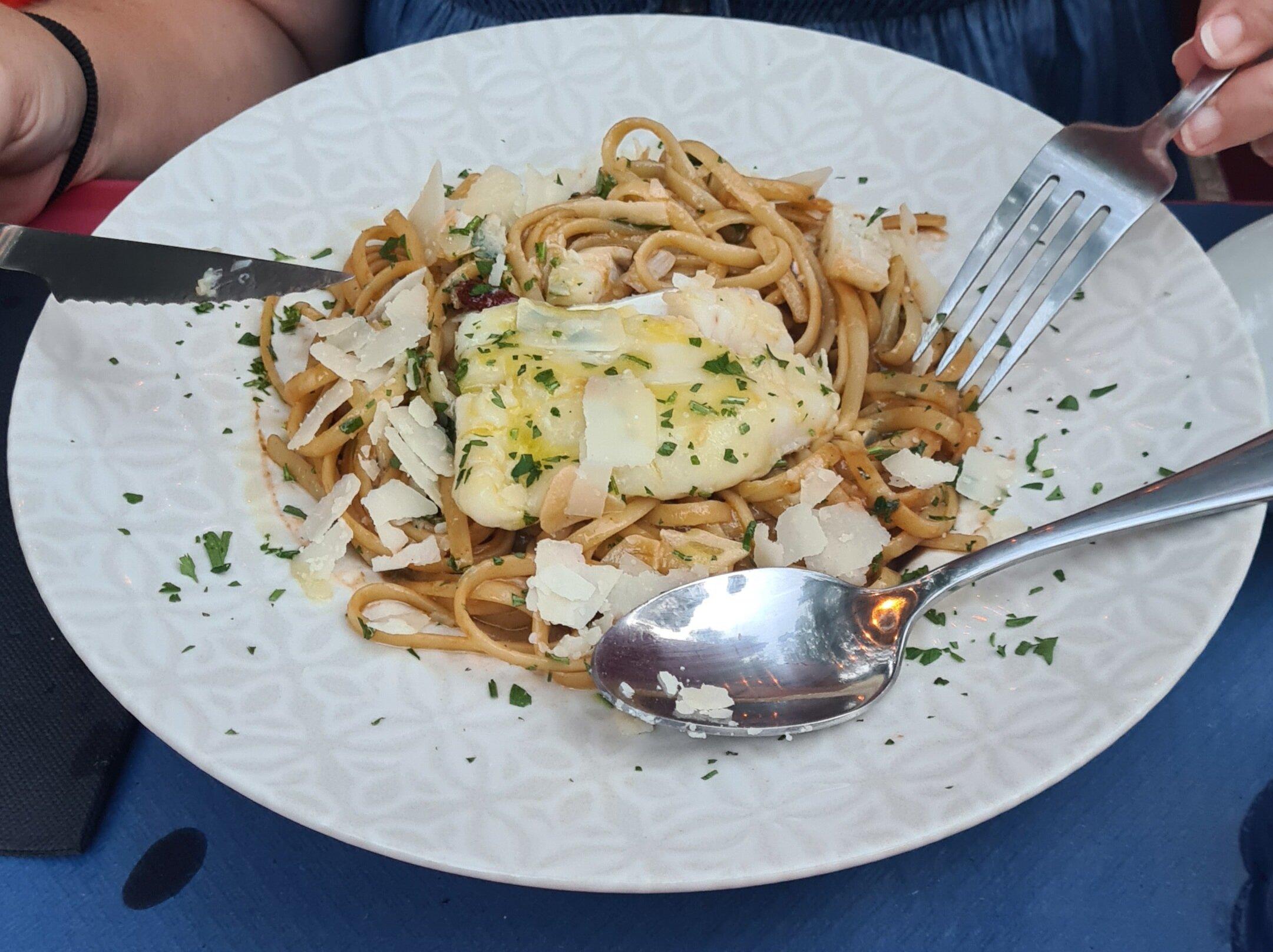 Restaurante Come Y Kayak