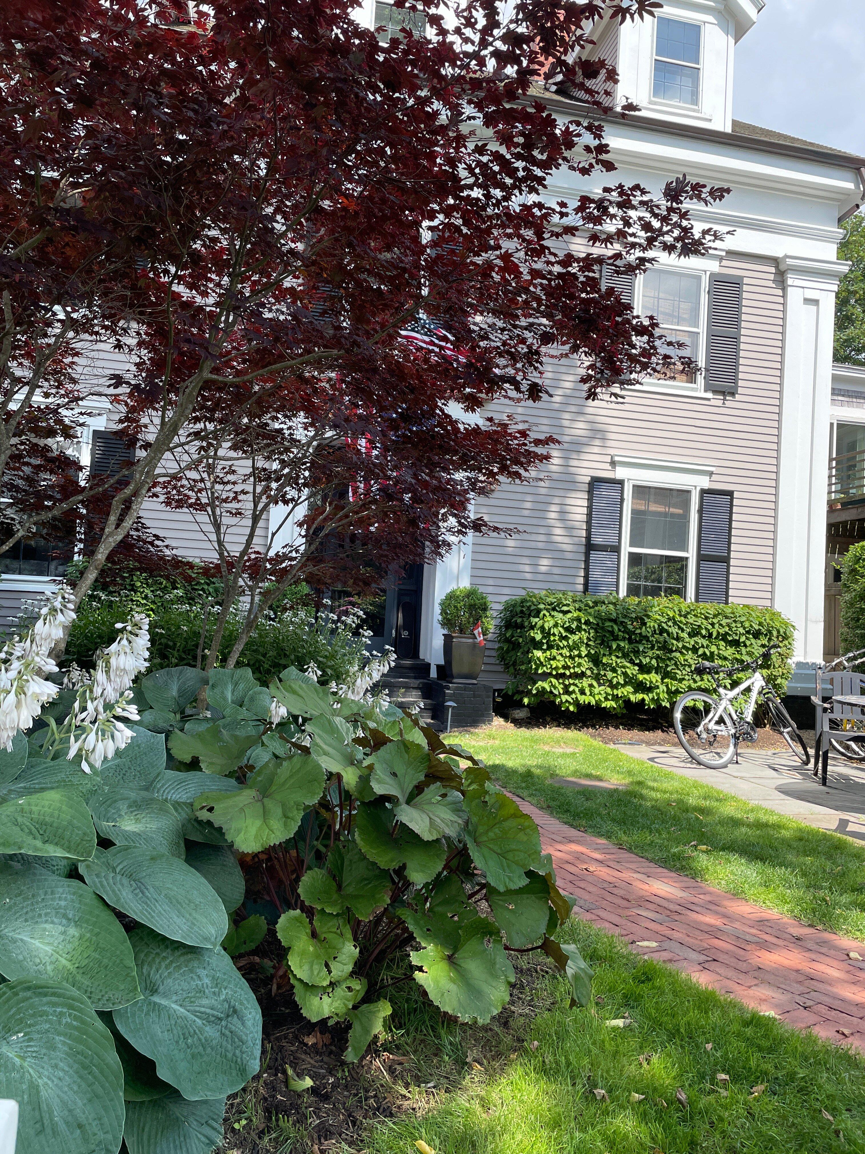 Captain Lysander Inn