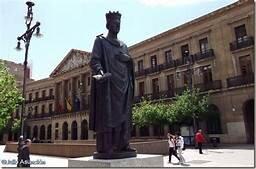 Monumento A Carlos Iii El Noble