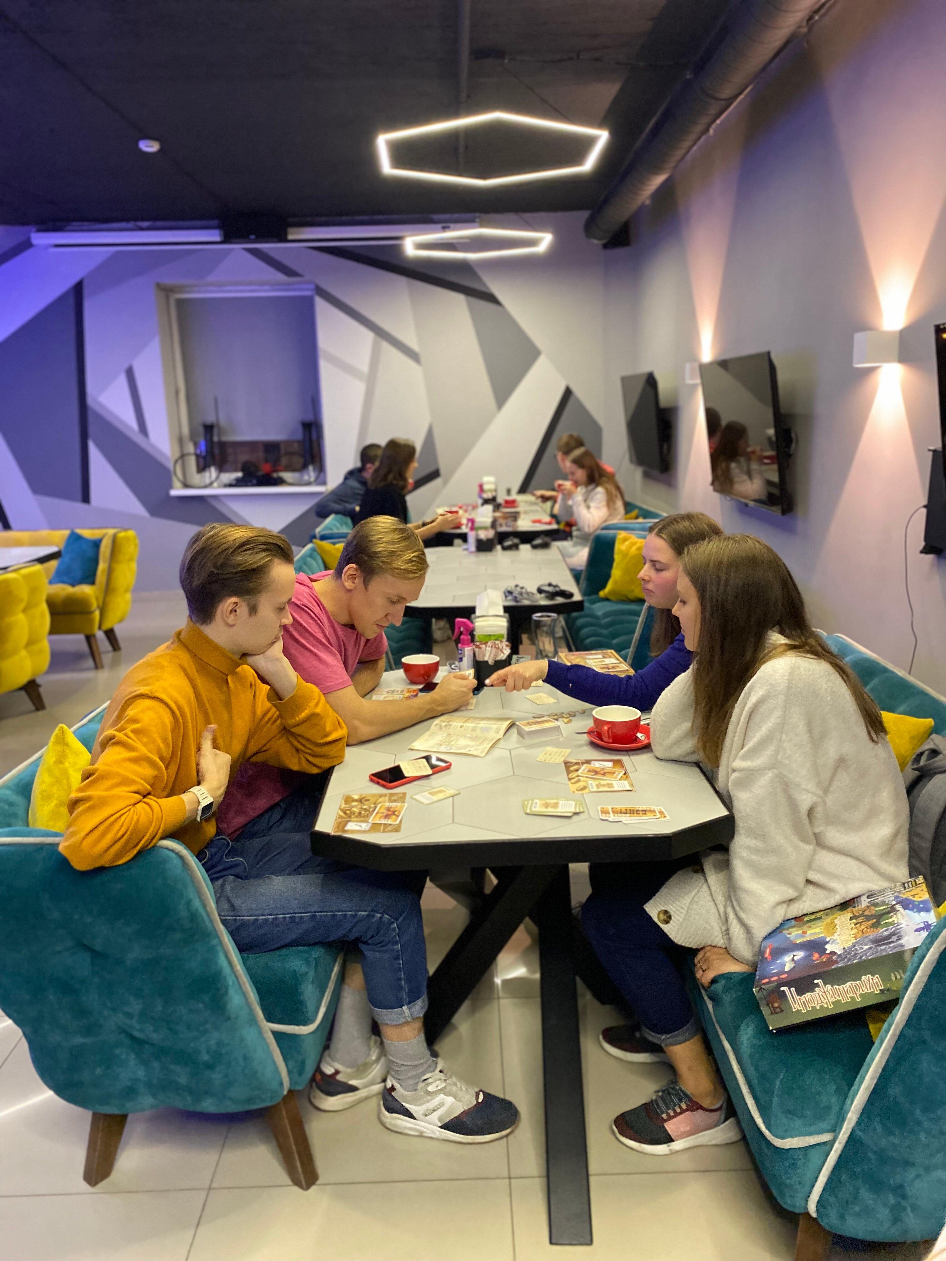 VROOM - Virtual Reality Club and Anti-Cafe