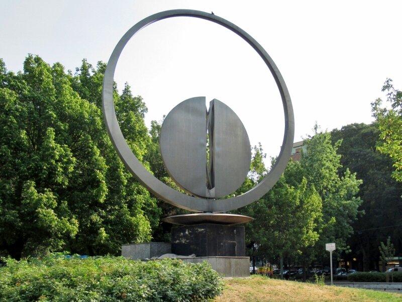 Scultura "cerchi In Movimento"