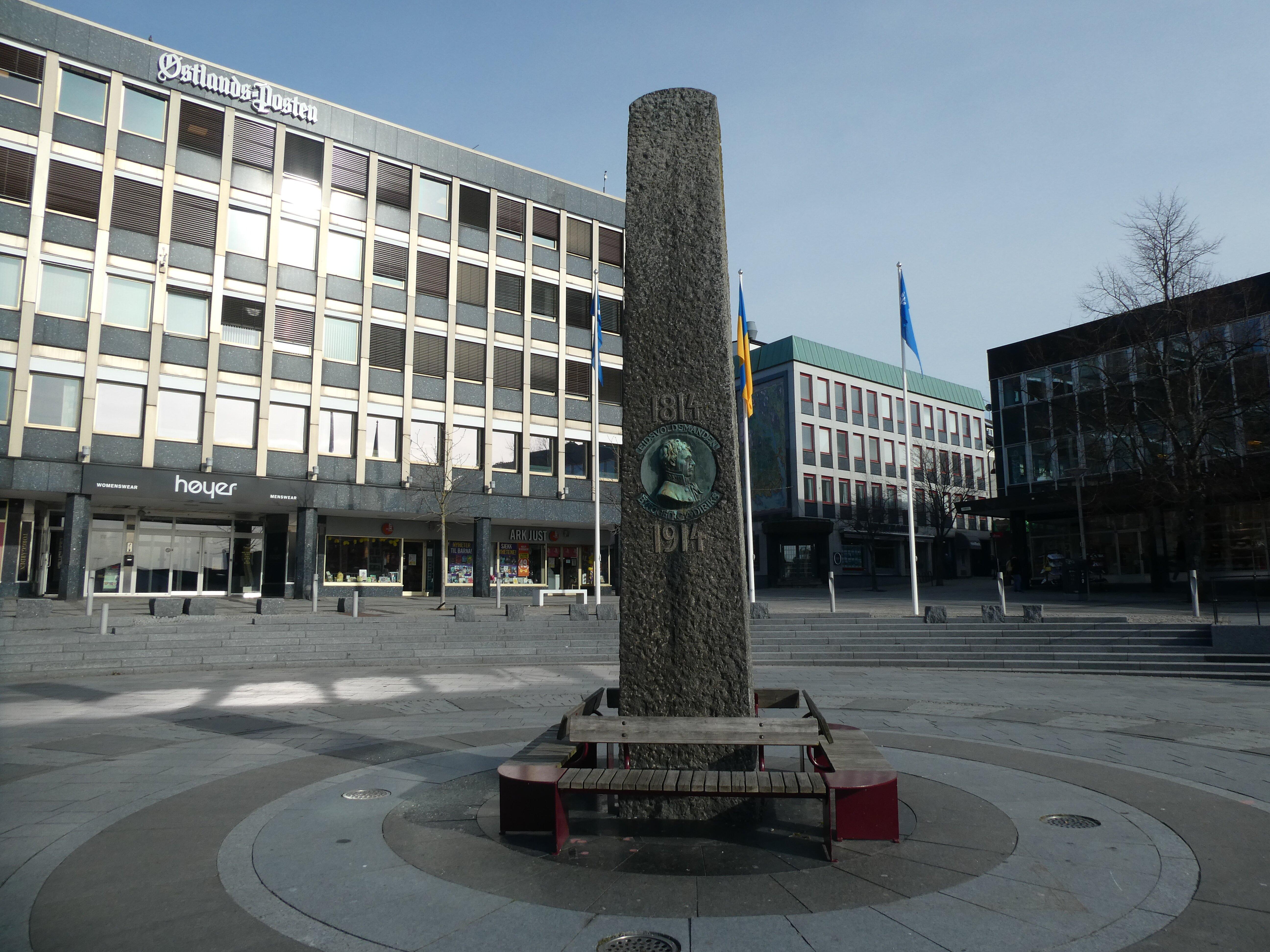 Statuen ''eidsvoldsmanden C.a. Diriks''