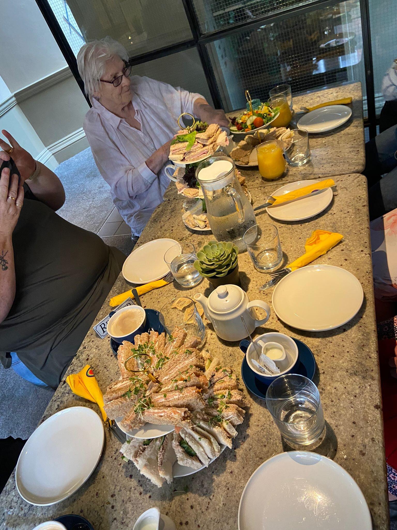 No 3 Cafe Bar & Restaurant