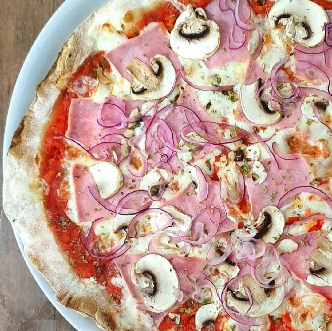 Pizzeria La Famiglia