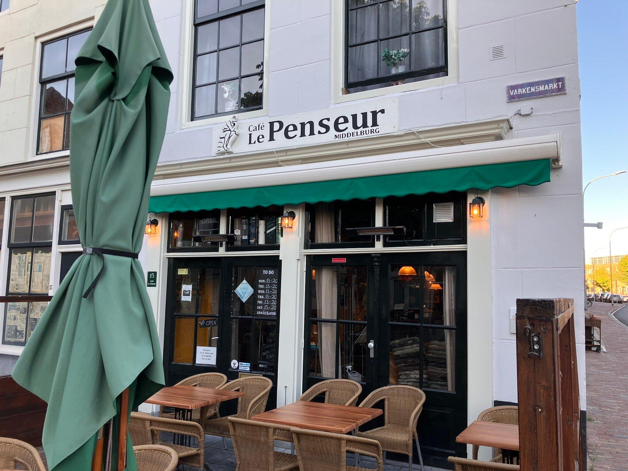 Photo by Yvonnevangils