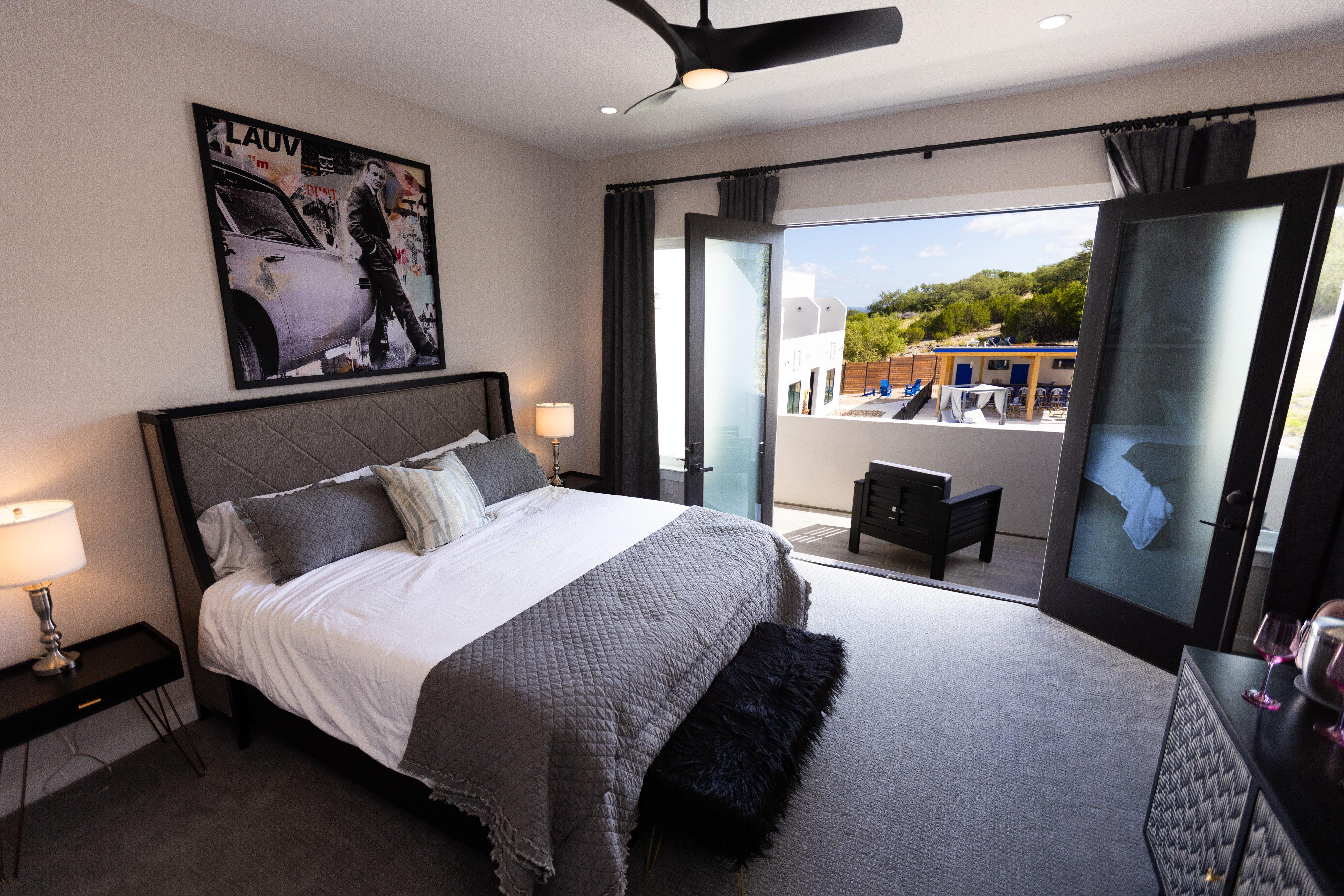 The Bentley Hotel On 290