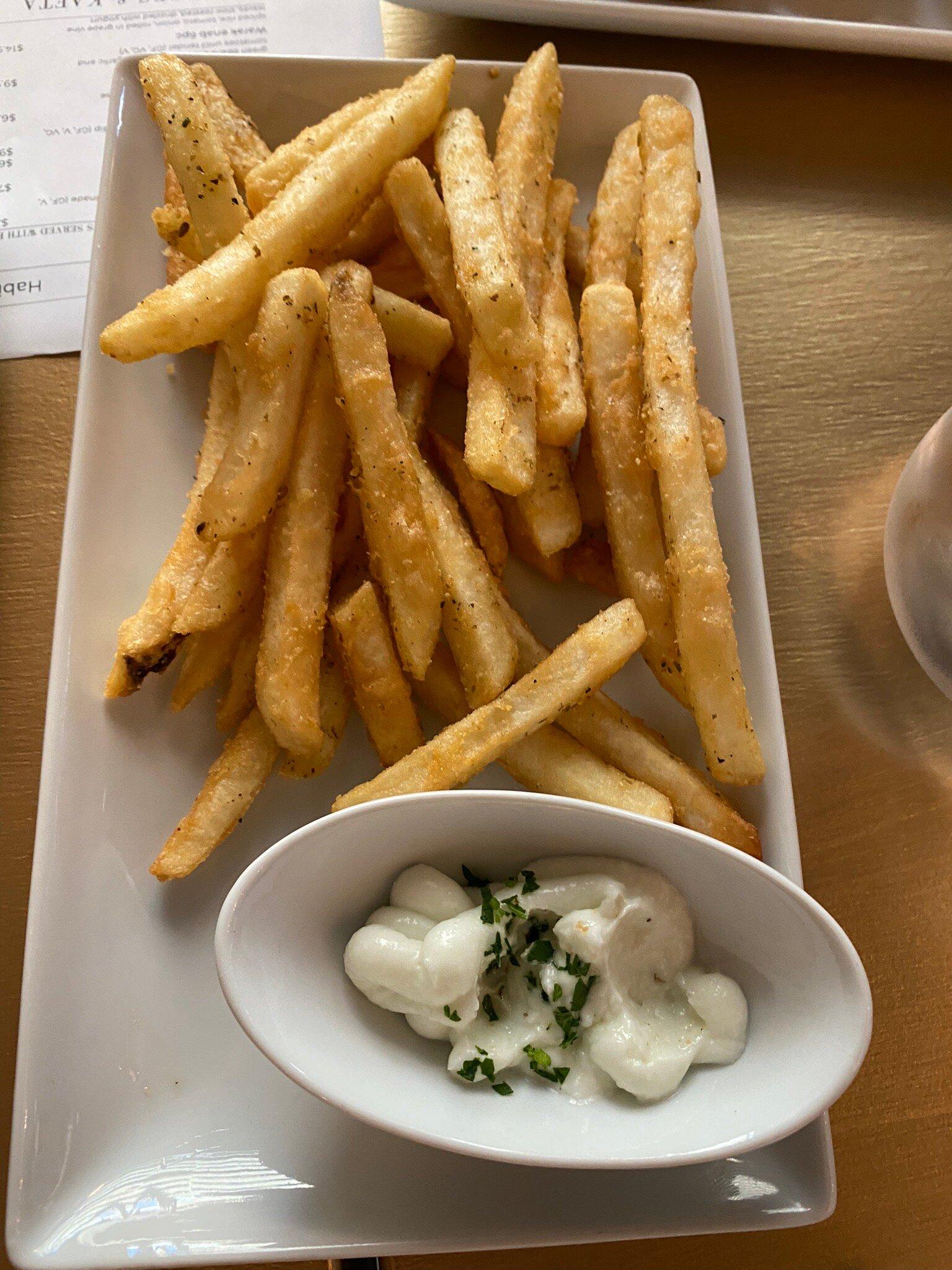 Photo by GuyoftheGlobe