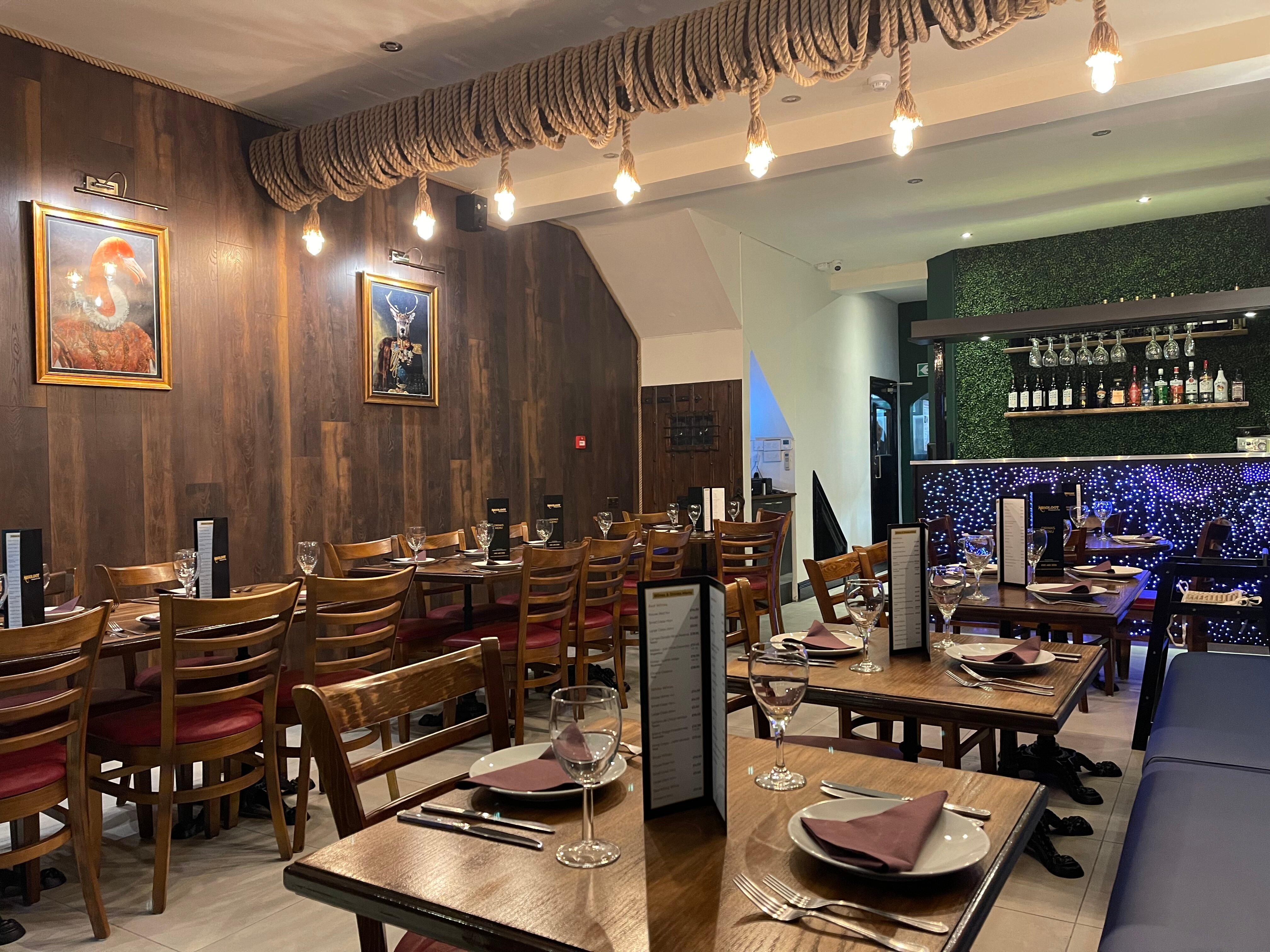 Absoloot Restaurant & Bar