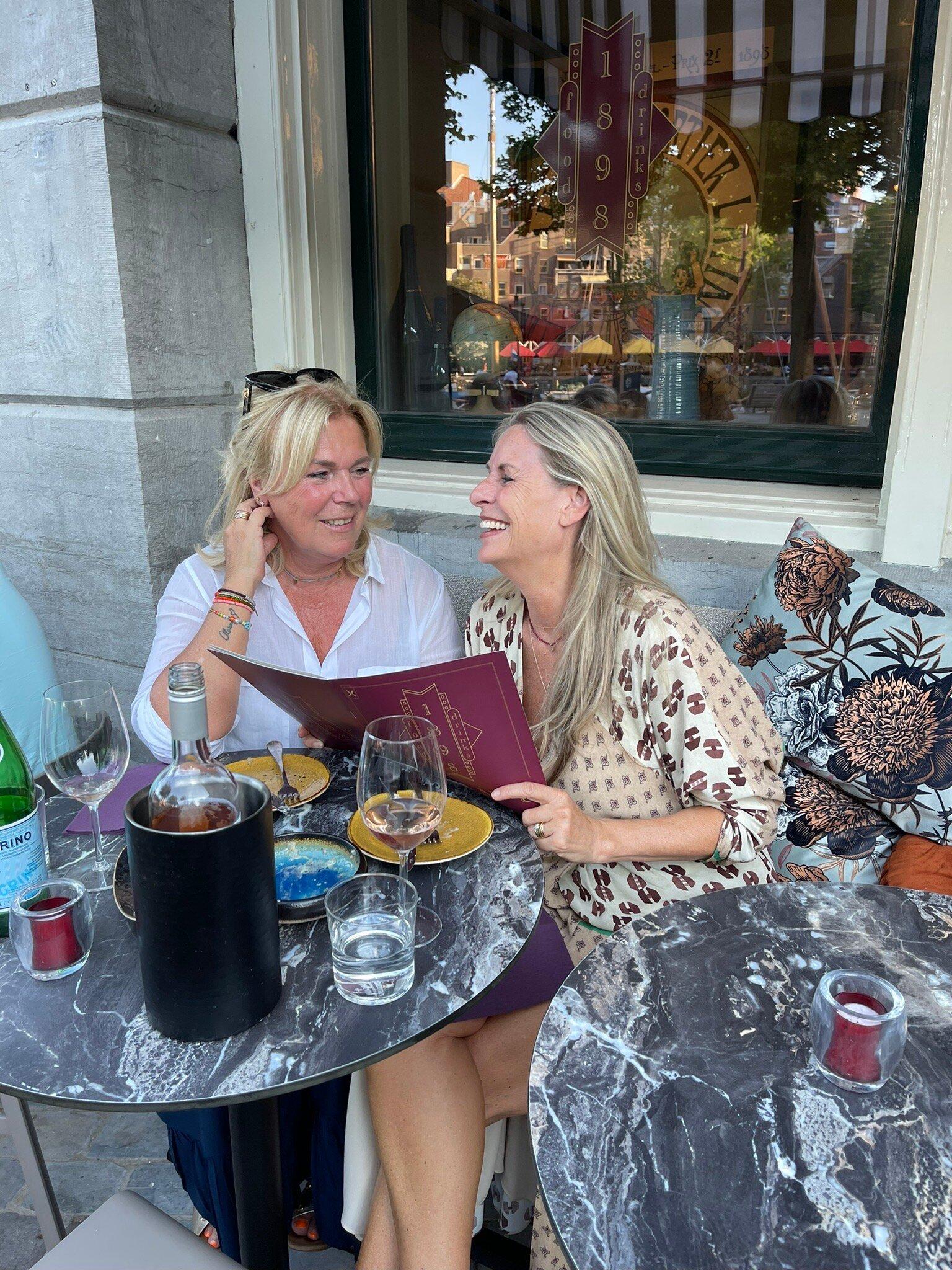 1898 Food & Drinks - Winebar - Lunch - Shared Dining