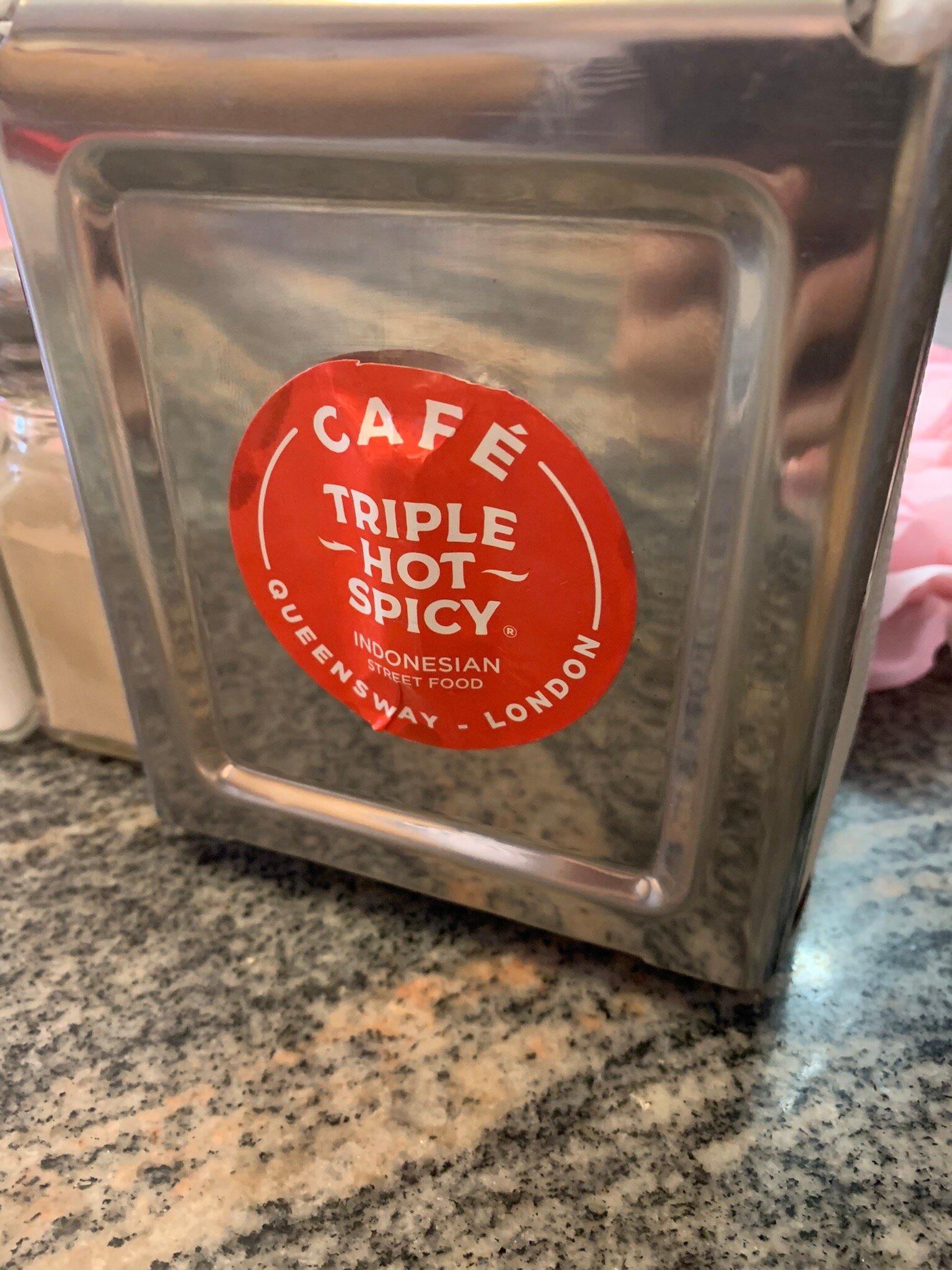 Photo by emueiaikeio