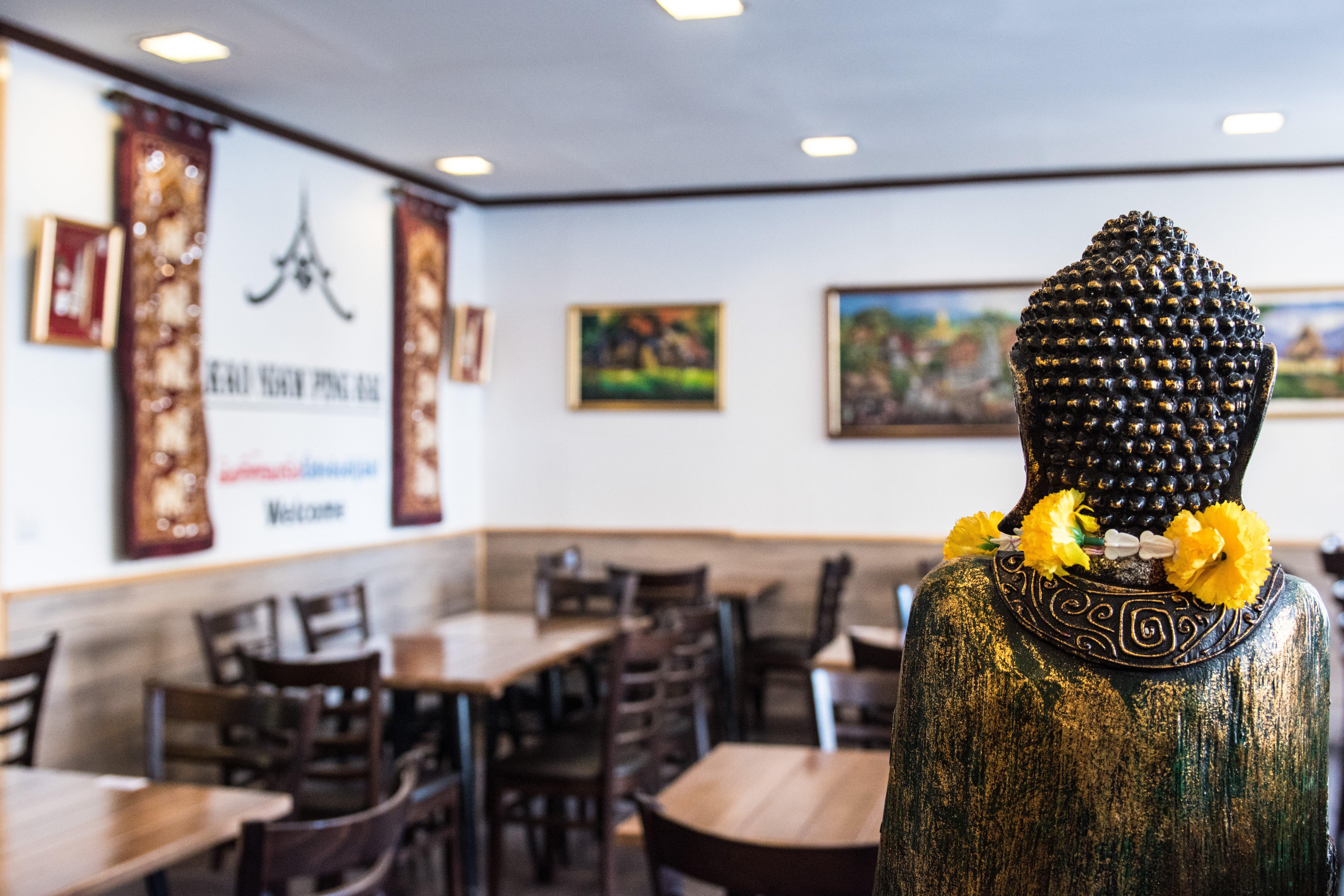 Kao Niaw Ping Kai Restaurant