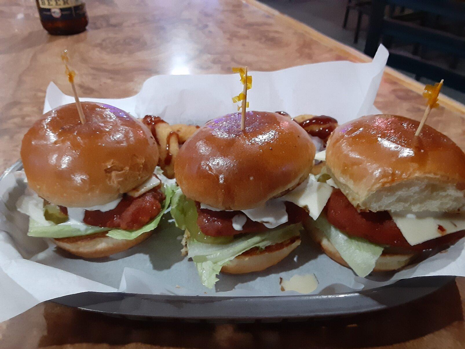 Mick & Mom's Pub & Eatery