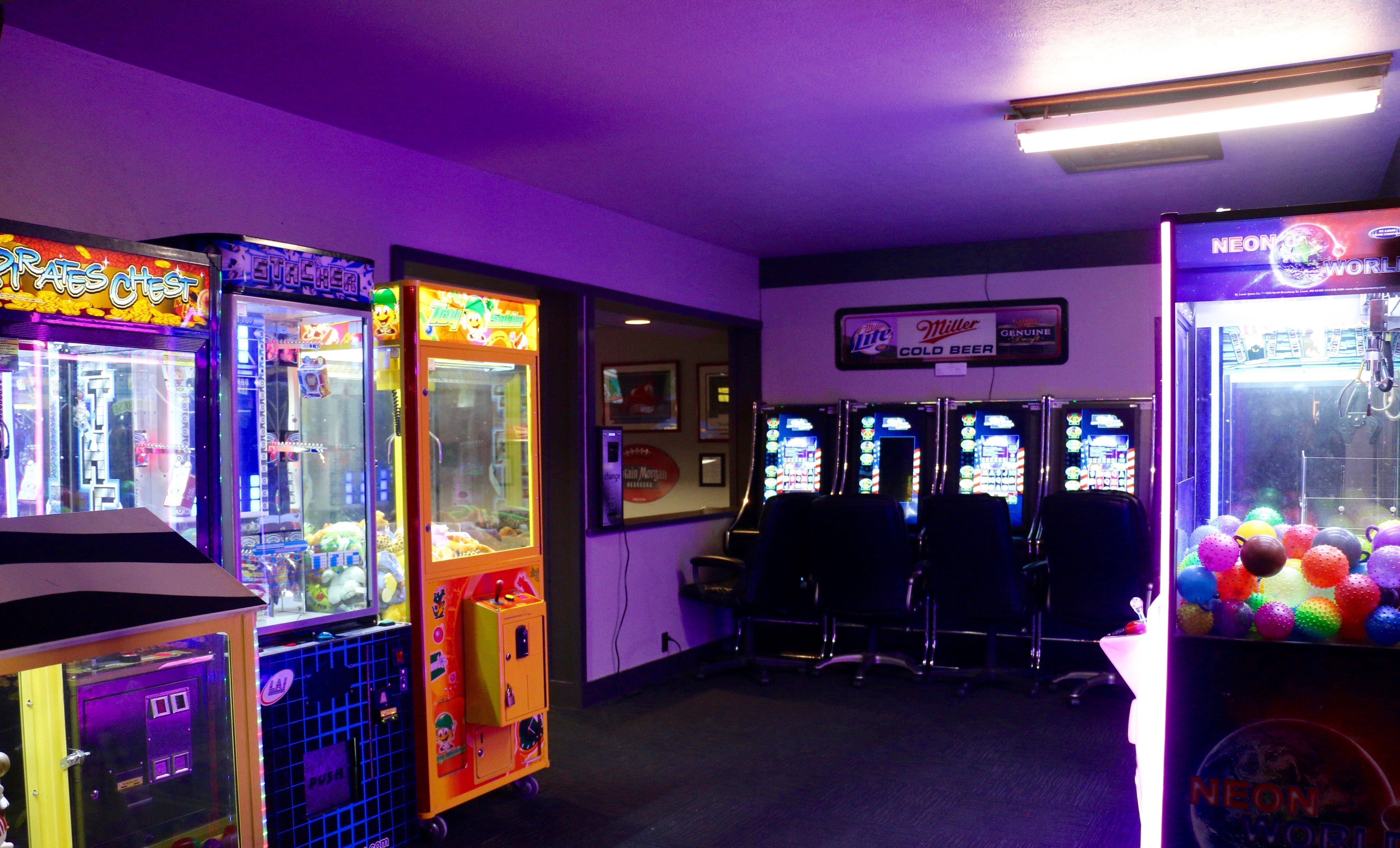 Maximus Restaurant & Sports Bar