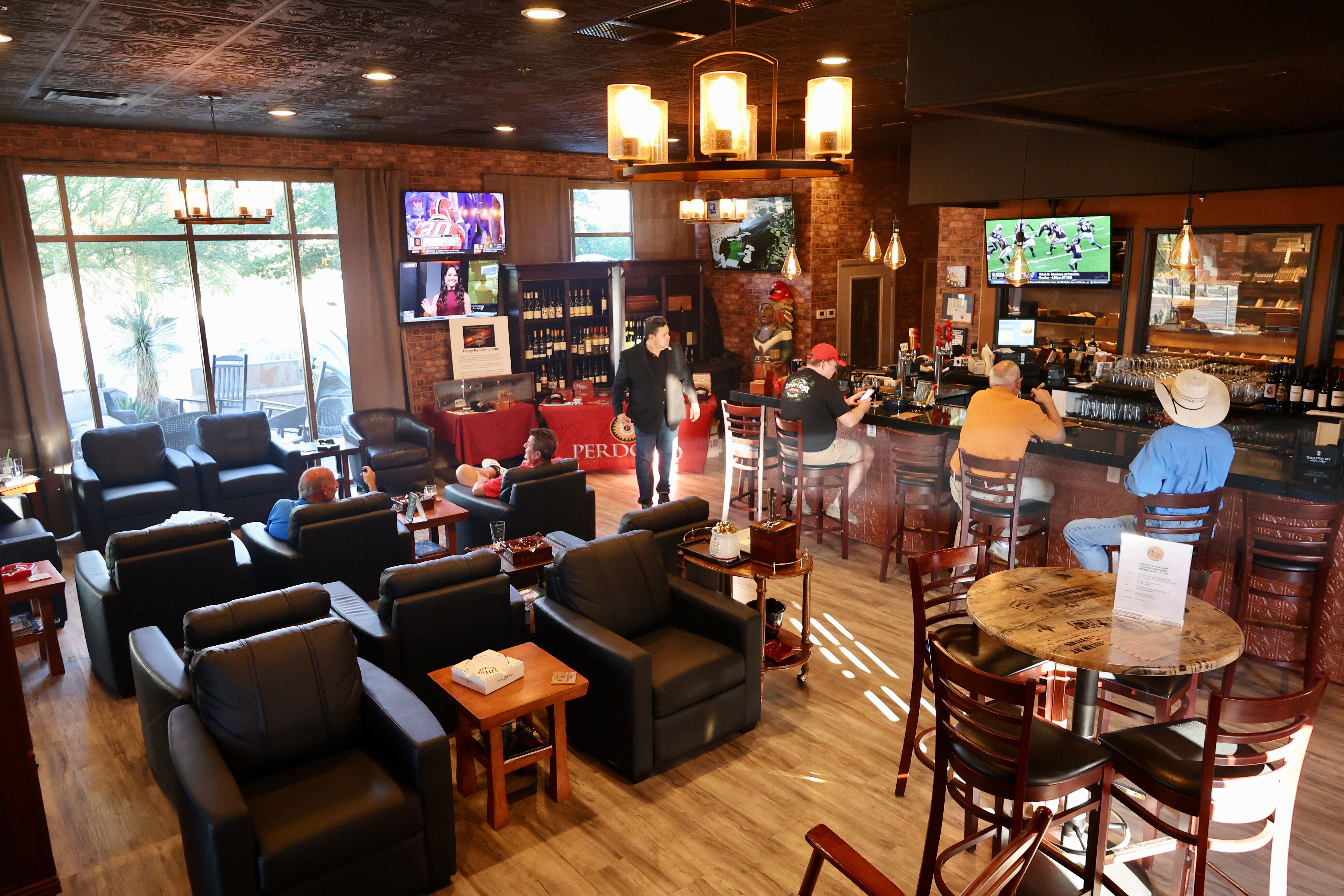 Sticks Golf & Cigar Lounge