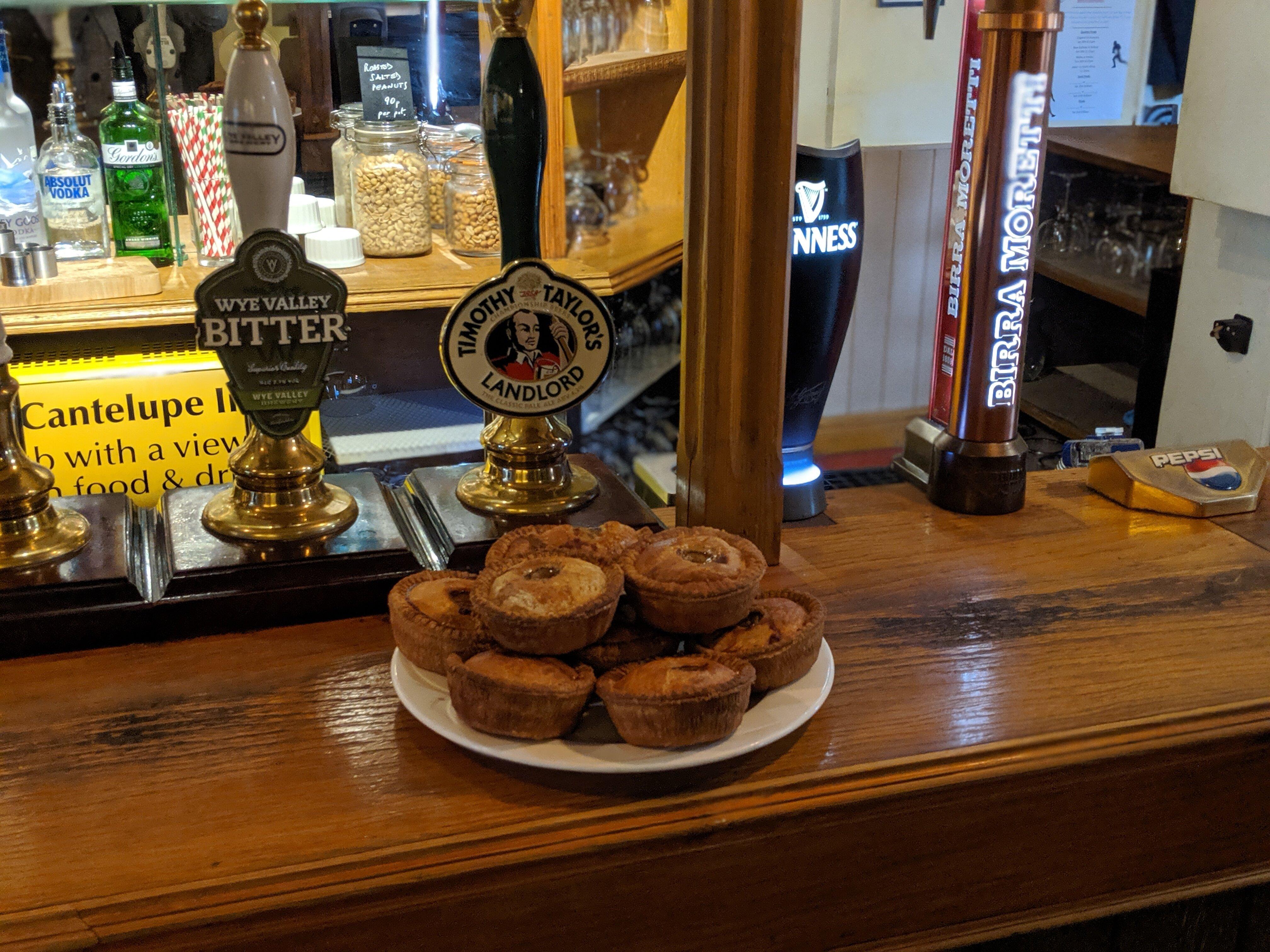 Walter de Cantelupe Inn