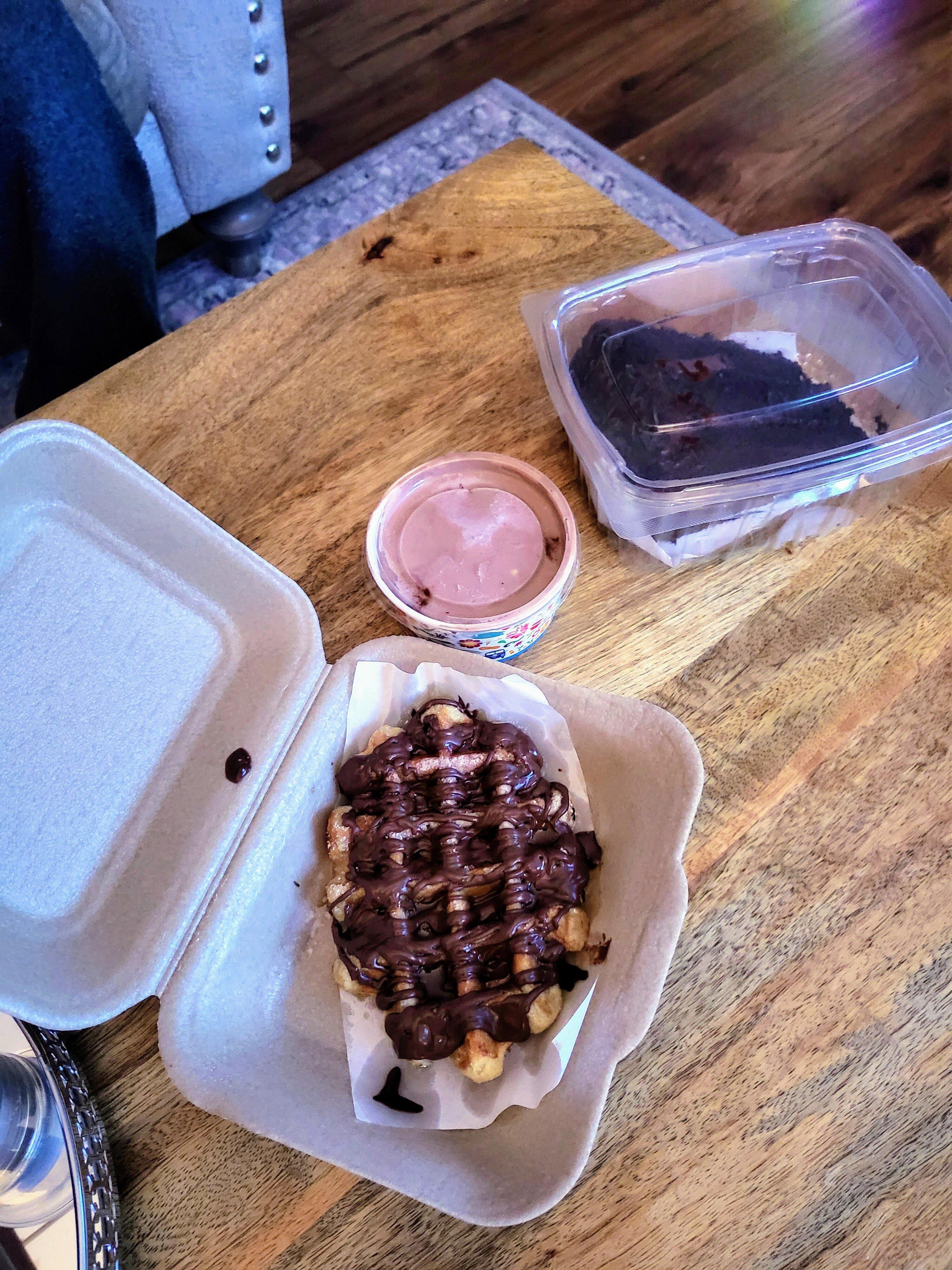 Crookston Cafe & Desserts