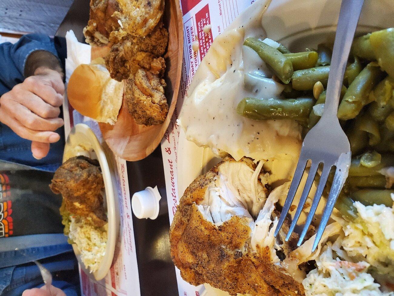 Pioneer Restaurant & Lounge