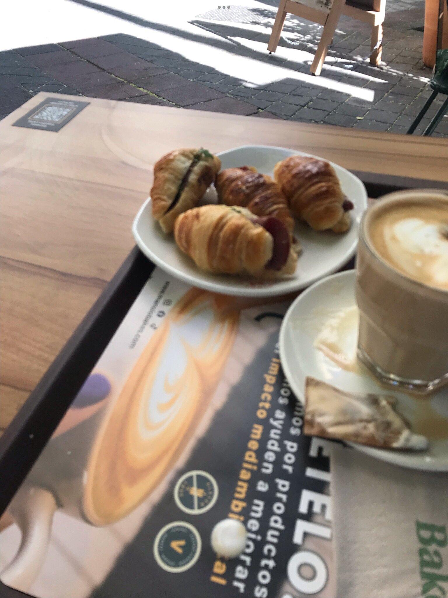 Manolo Bakes Quevedo