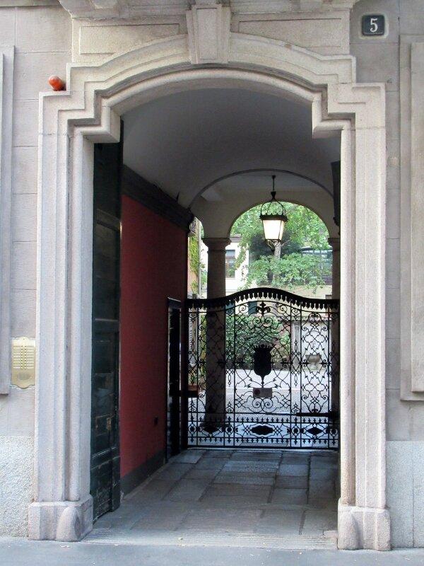 Casa Via Borgonuovo 5