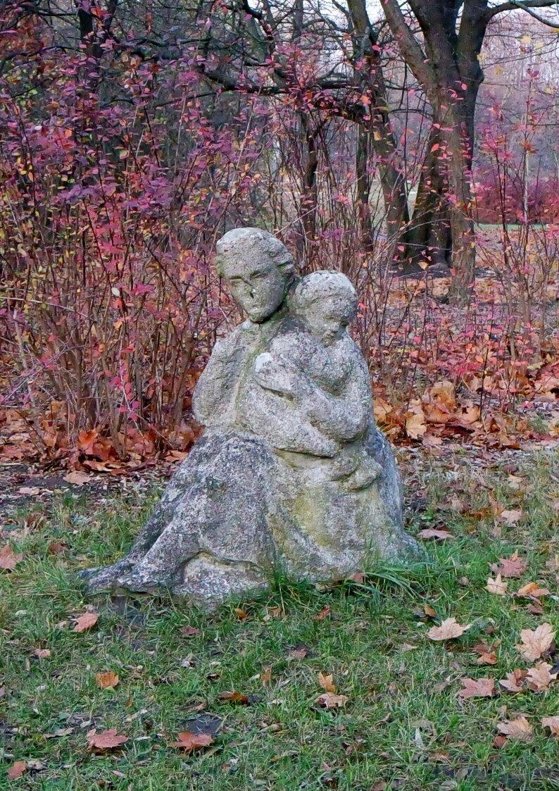 Motherhood Sculpture