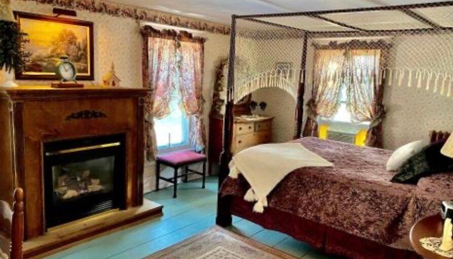 The Bella Ella Bed and Breakfast
