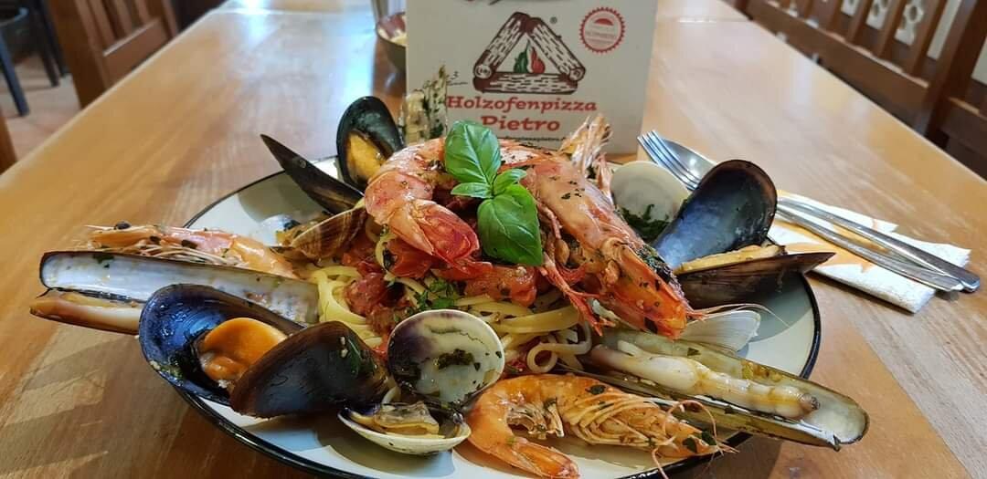 Holzofenpizza Pietro