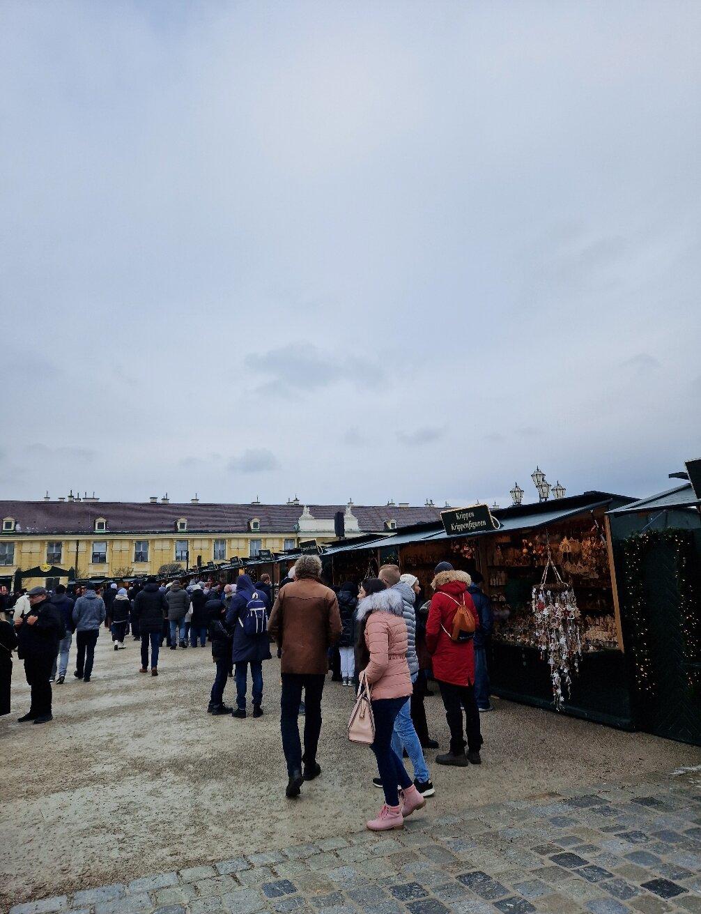 KULTUR- UND WEIHNACHTSMARKT SCHLOSS SCHÖNBRUNN