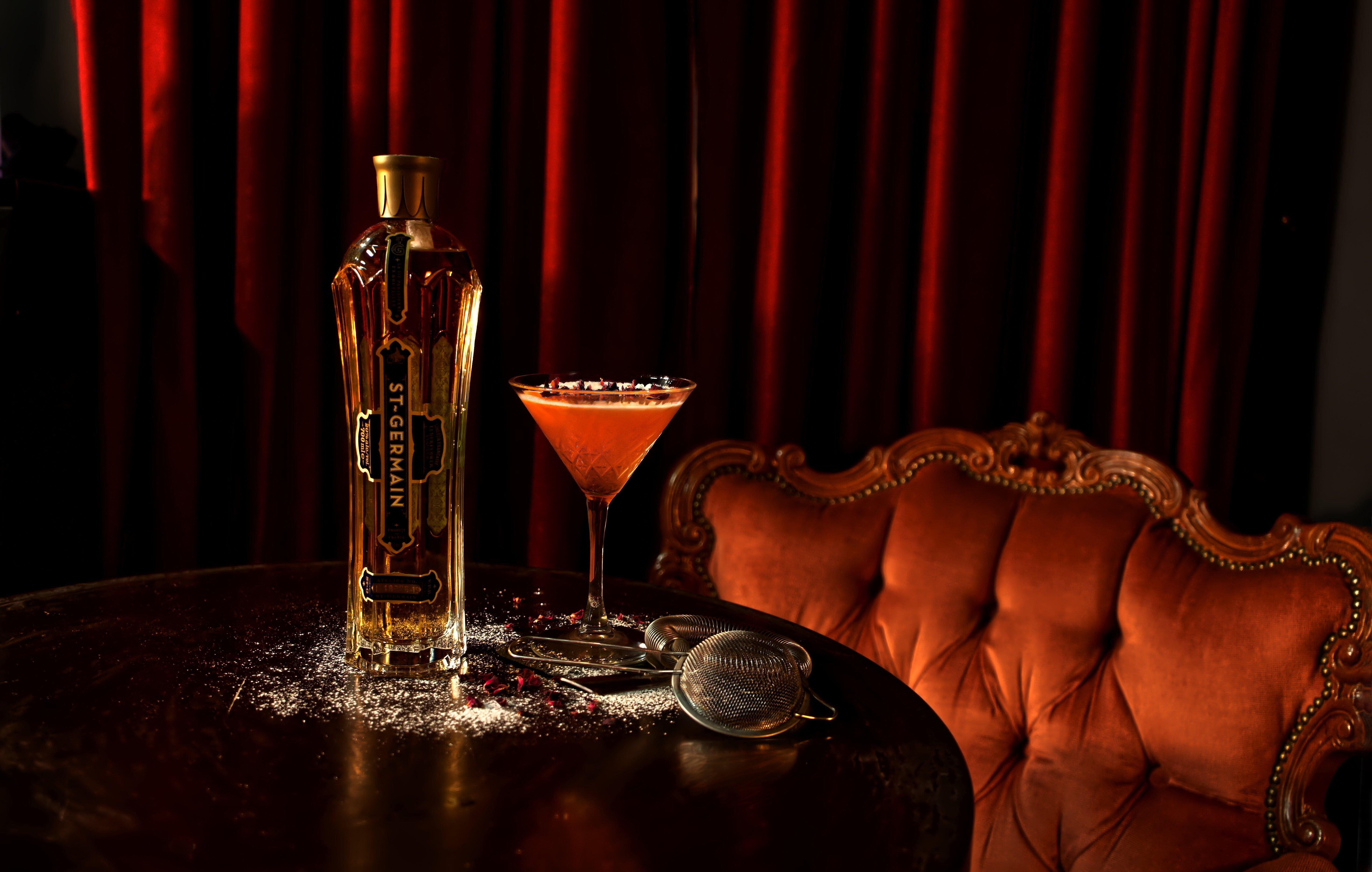 Mr. Black Cocktail Bar