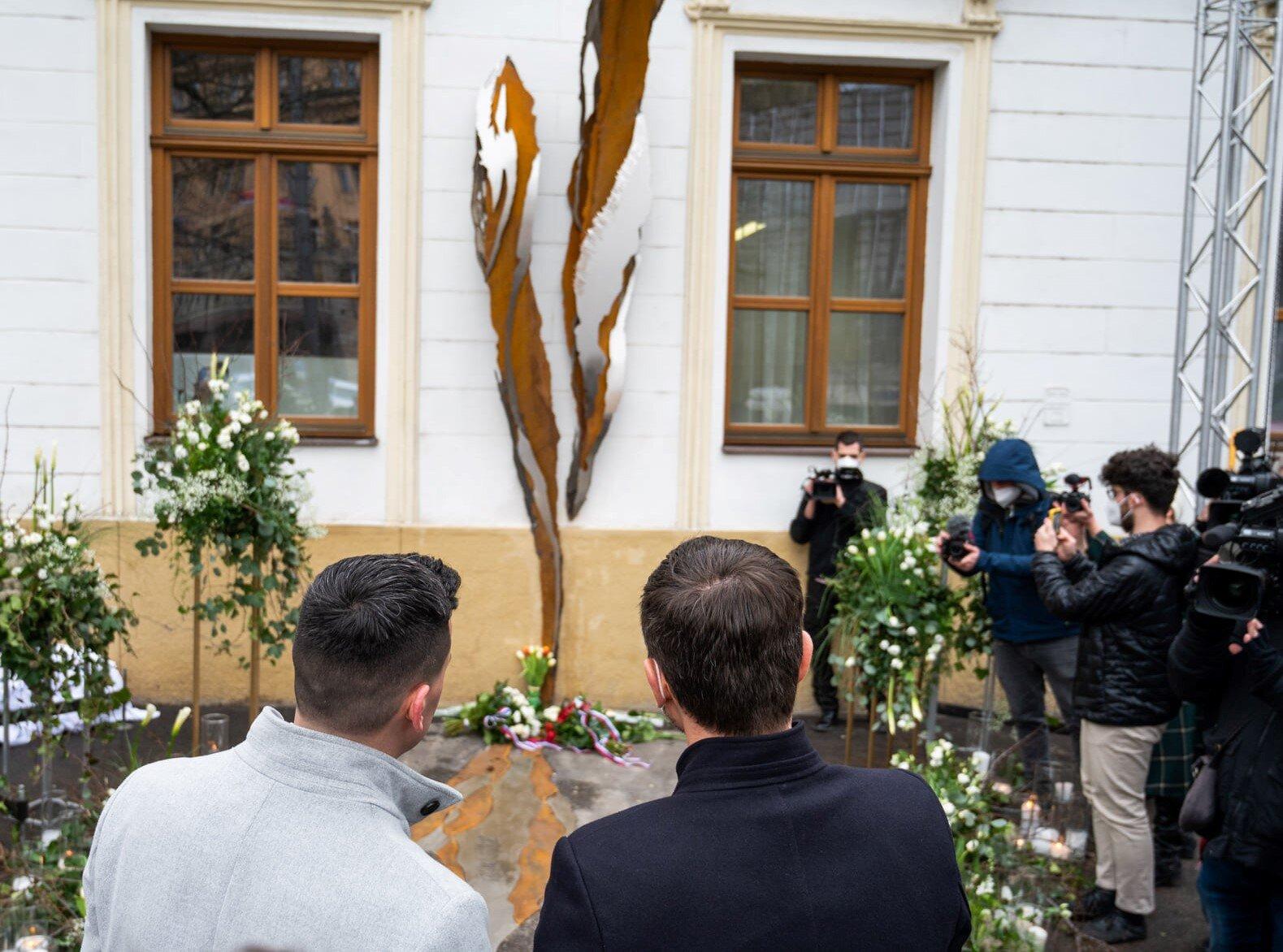 Pamätník Jána Kuciaka a Martiny Kušnírovej