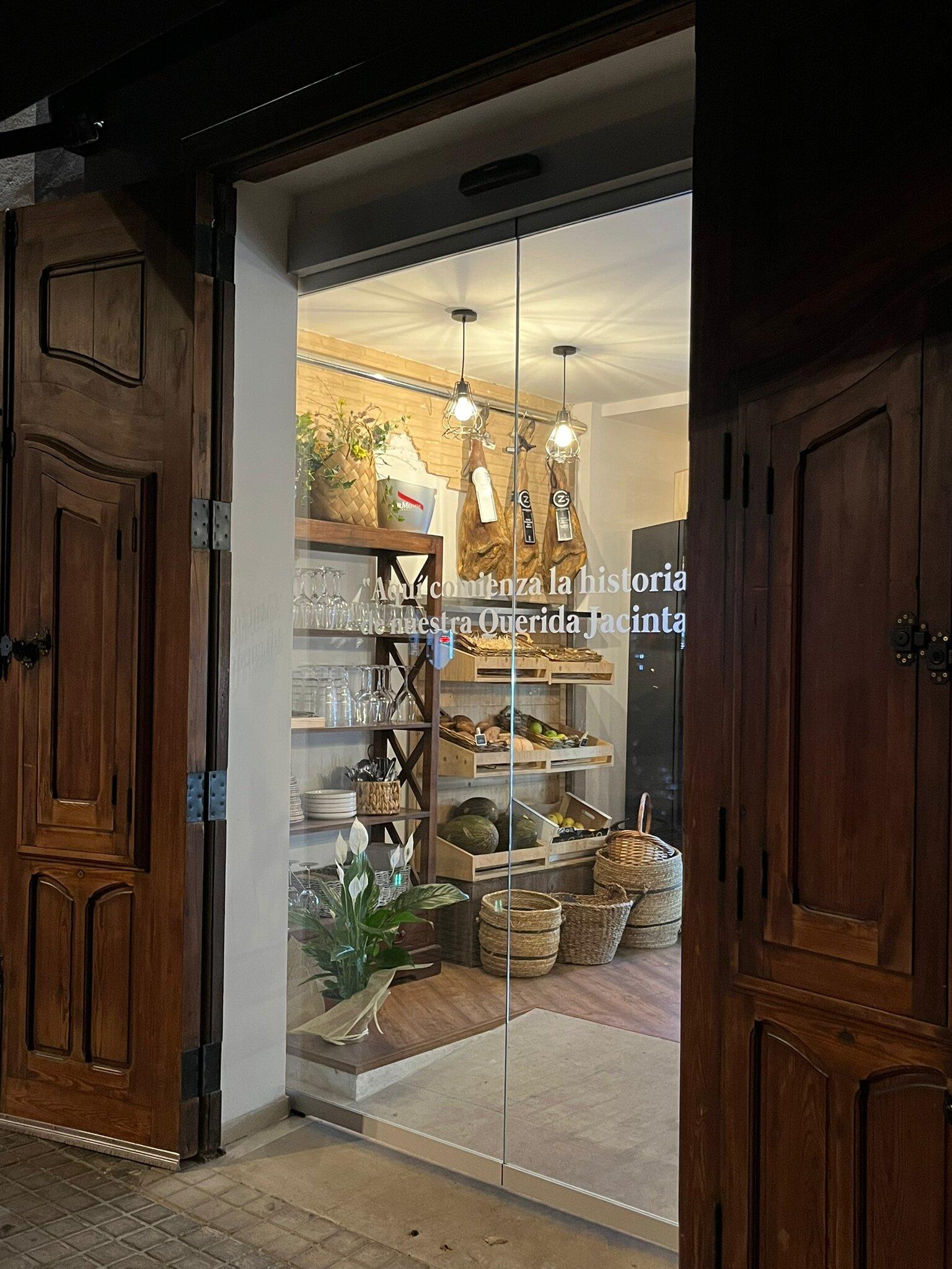 Querida Jacinta Mercado y Gastrobar