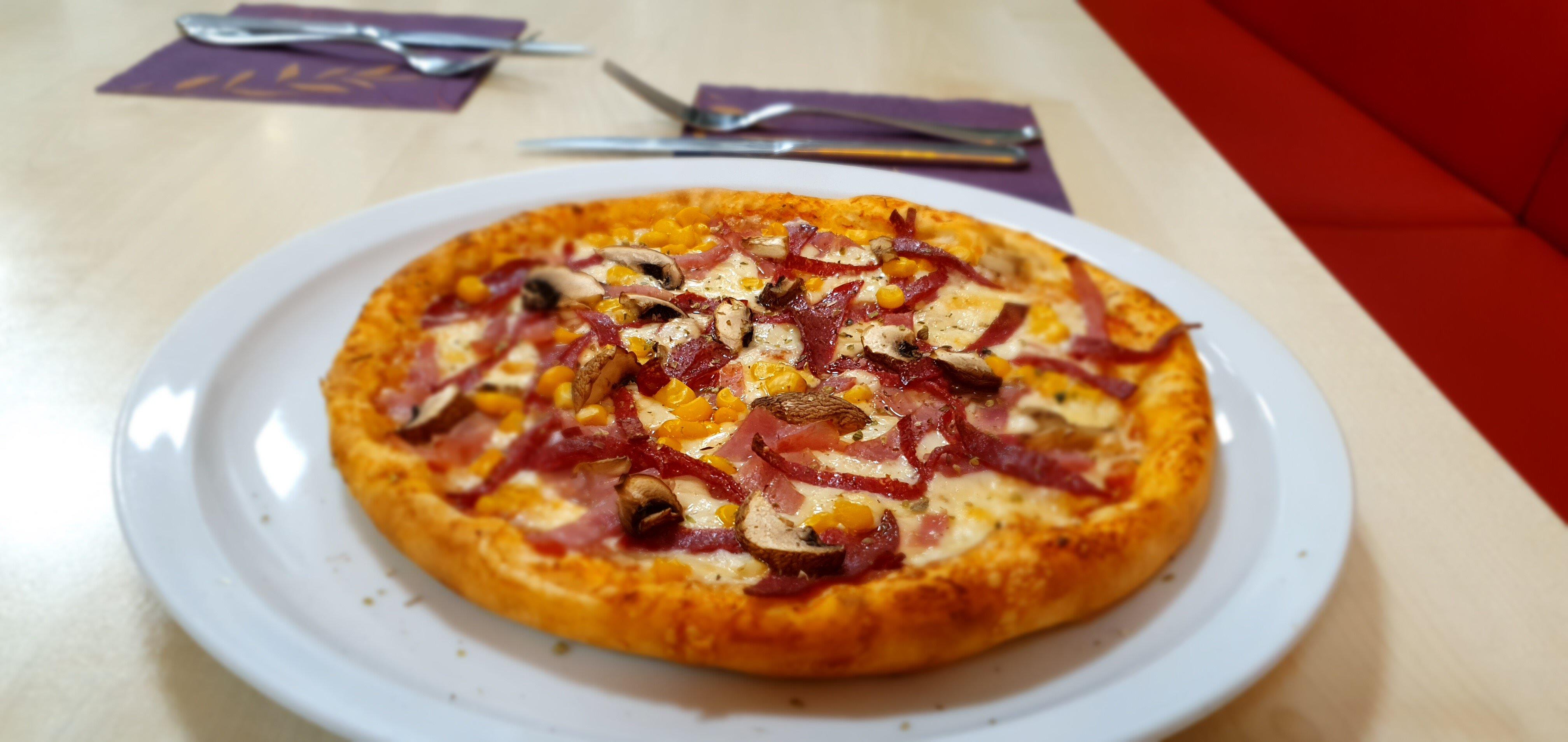 Photo by pizzeriaparis