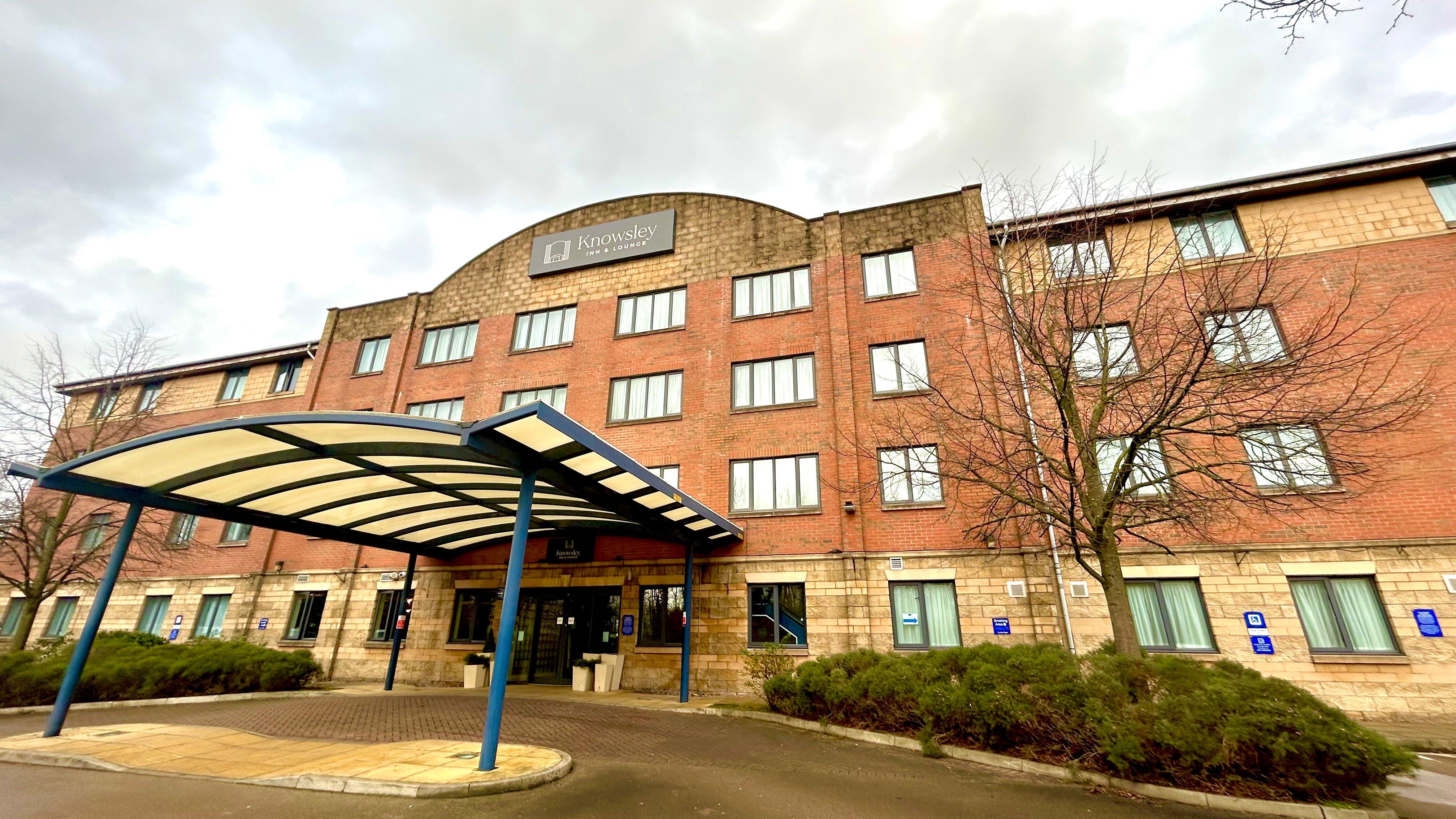 Knowsley Inn & Lounge