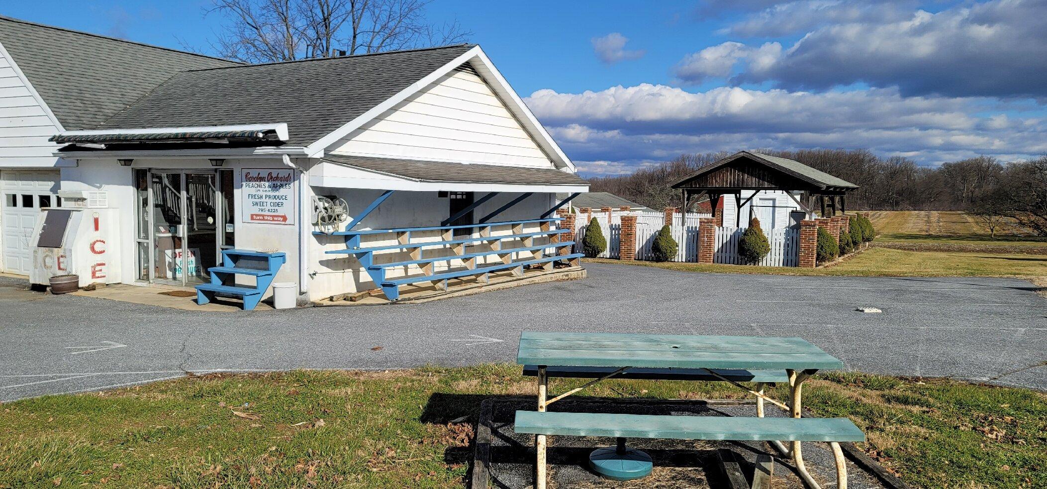 Carolyn's Farm And Orchard