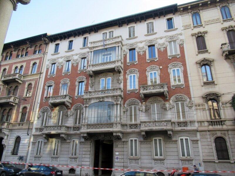 Palazzo Via Ariosto 10