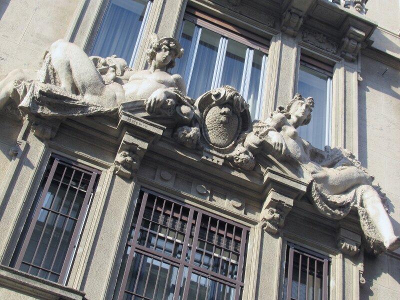 Palazzo Via Bazzoni 6-8