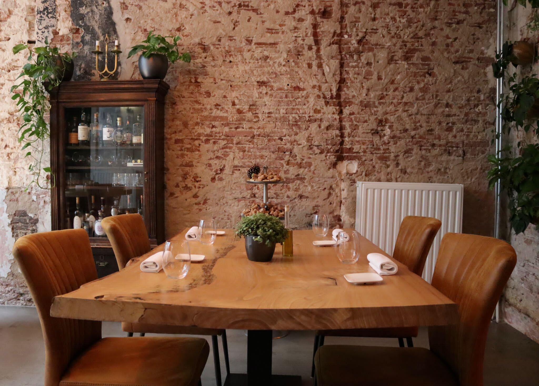 The Black Tie Bar & Bistro