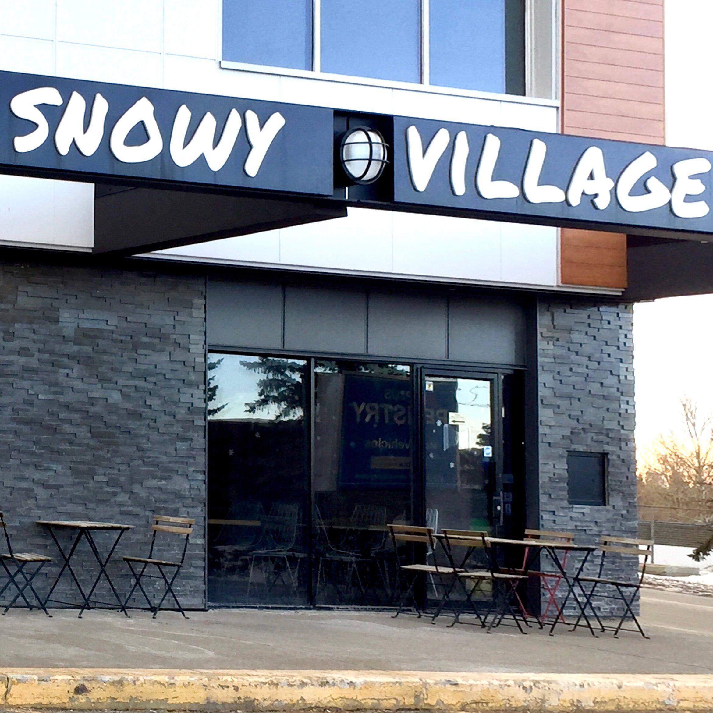 Snowy Village Dessert Café
