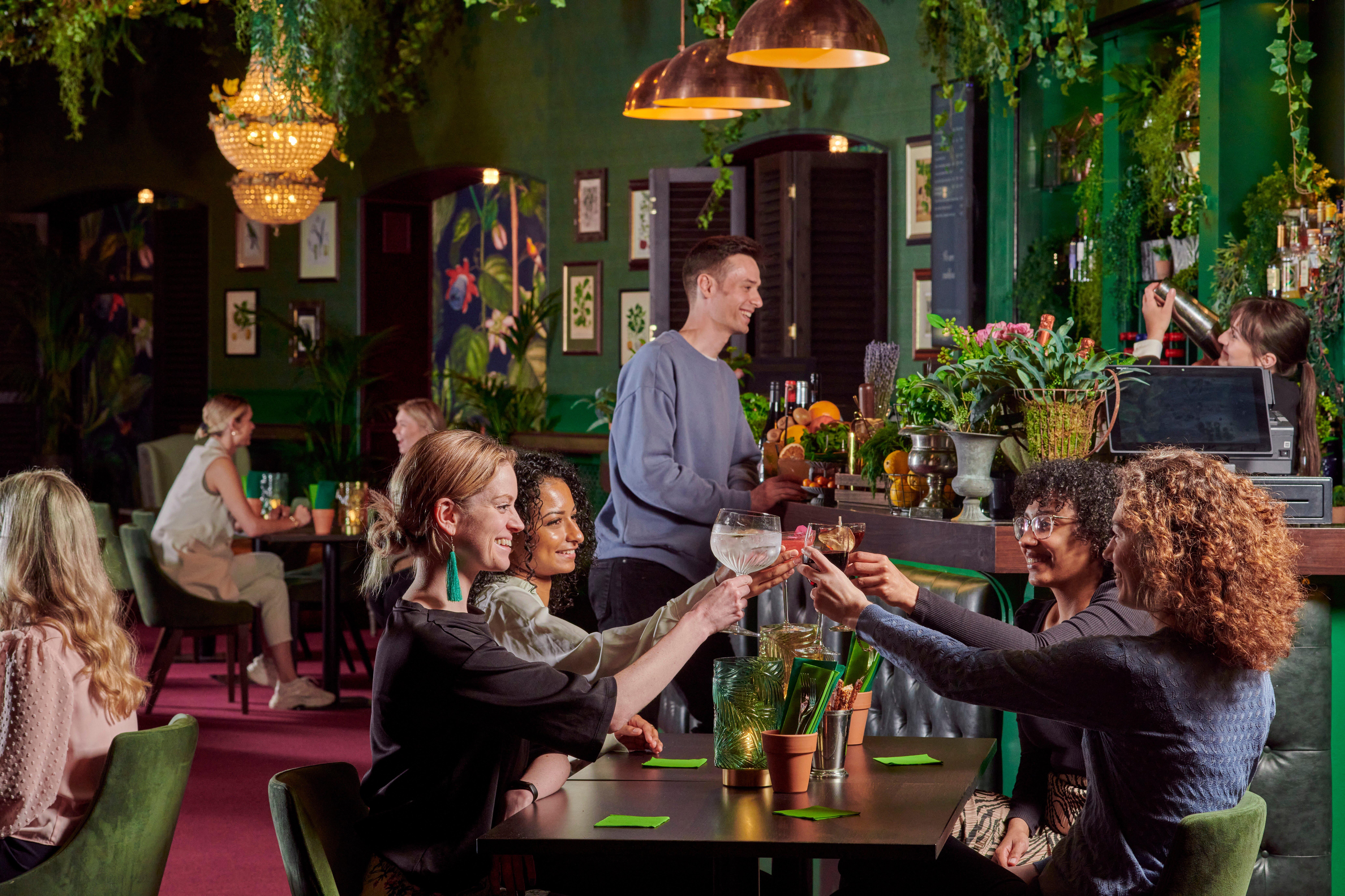 Kensington Gardens Bar