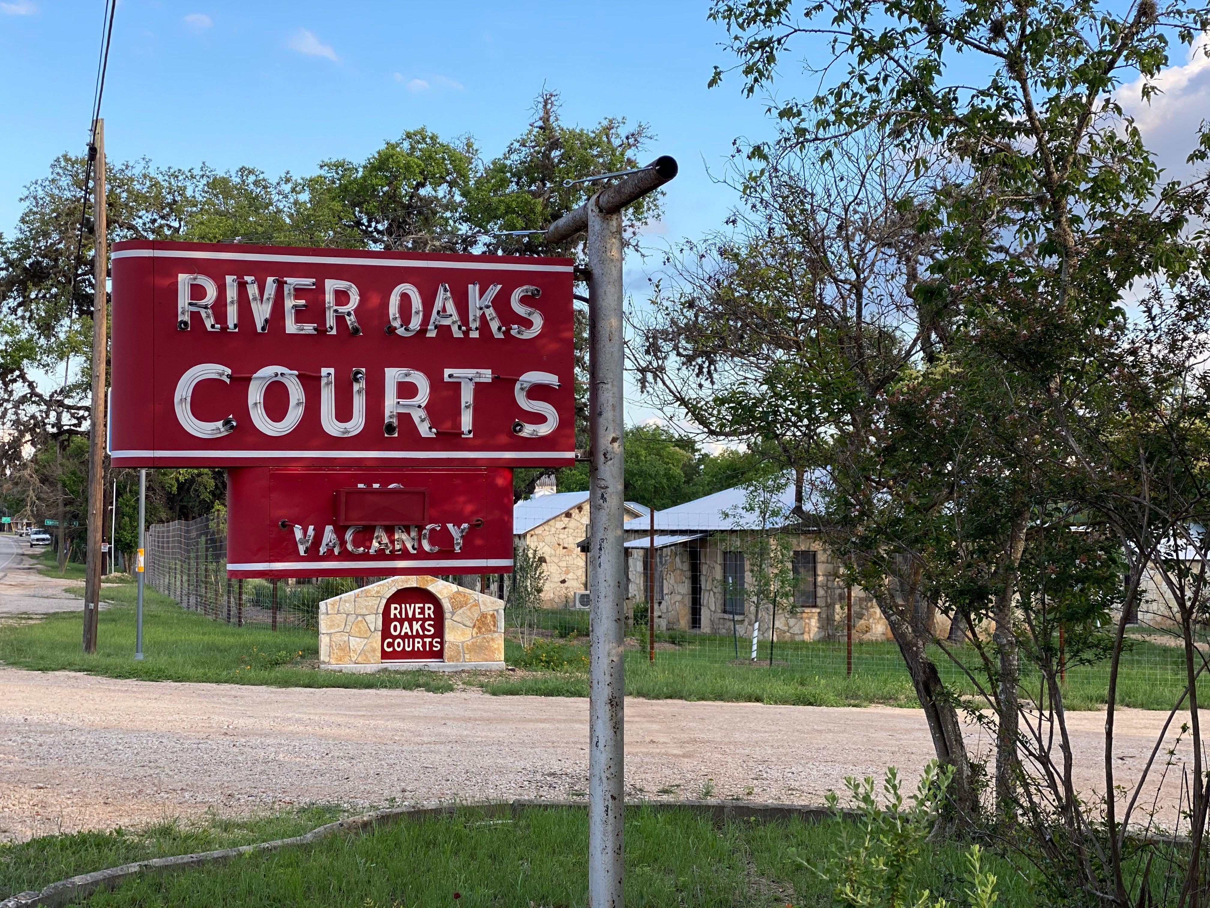 Medina River Oaks Courts