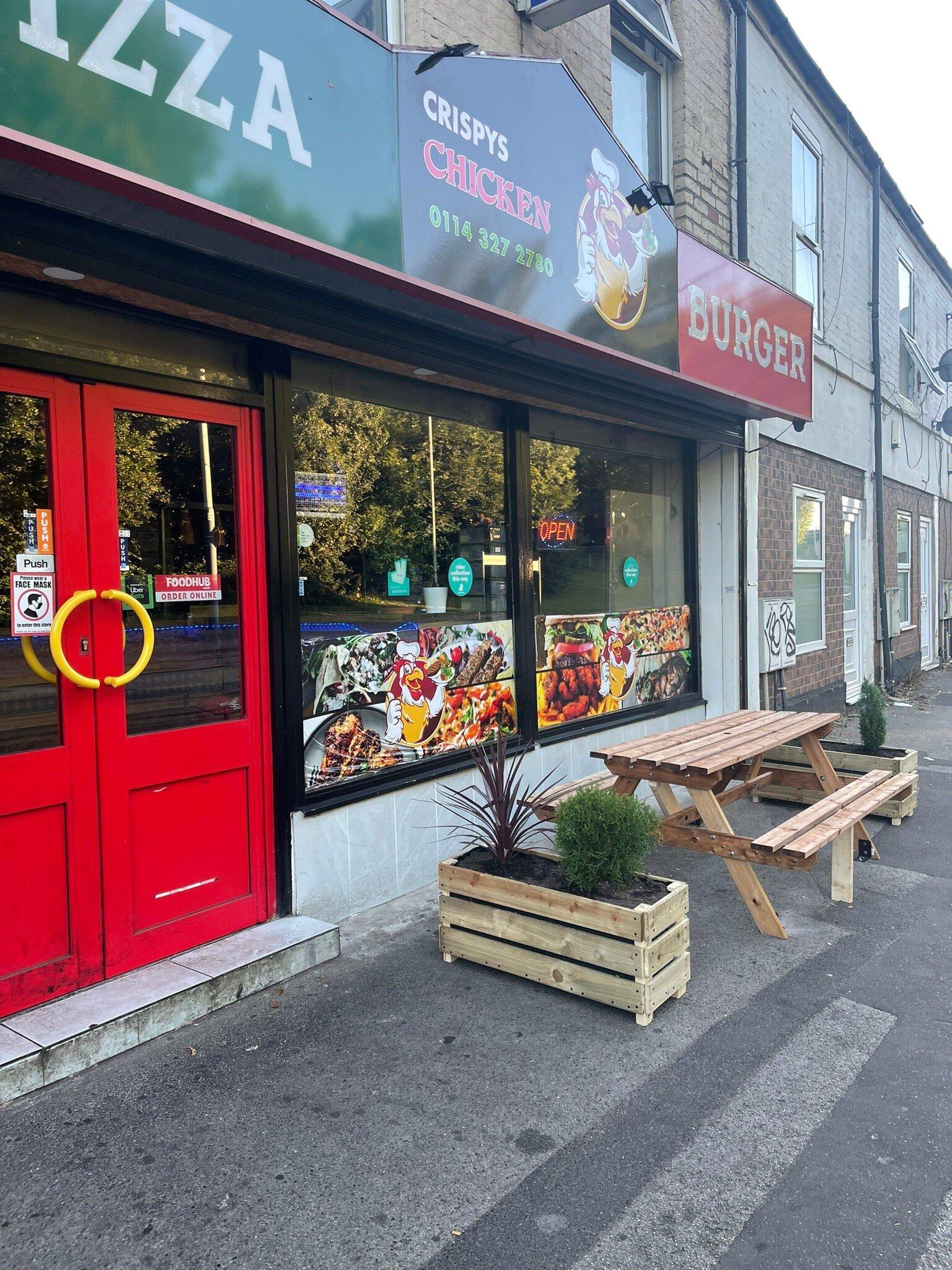 Crispys chicken & pizza