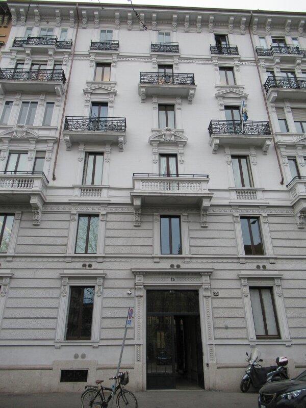 Palazzo Viale Bianca Maria 25