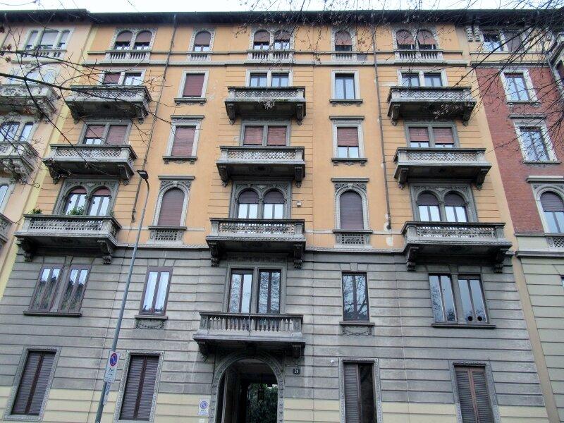 Palazzo Viale Bianca Maria 21