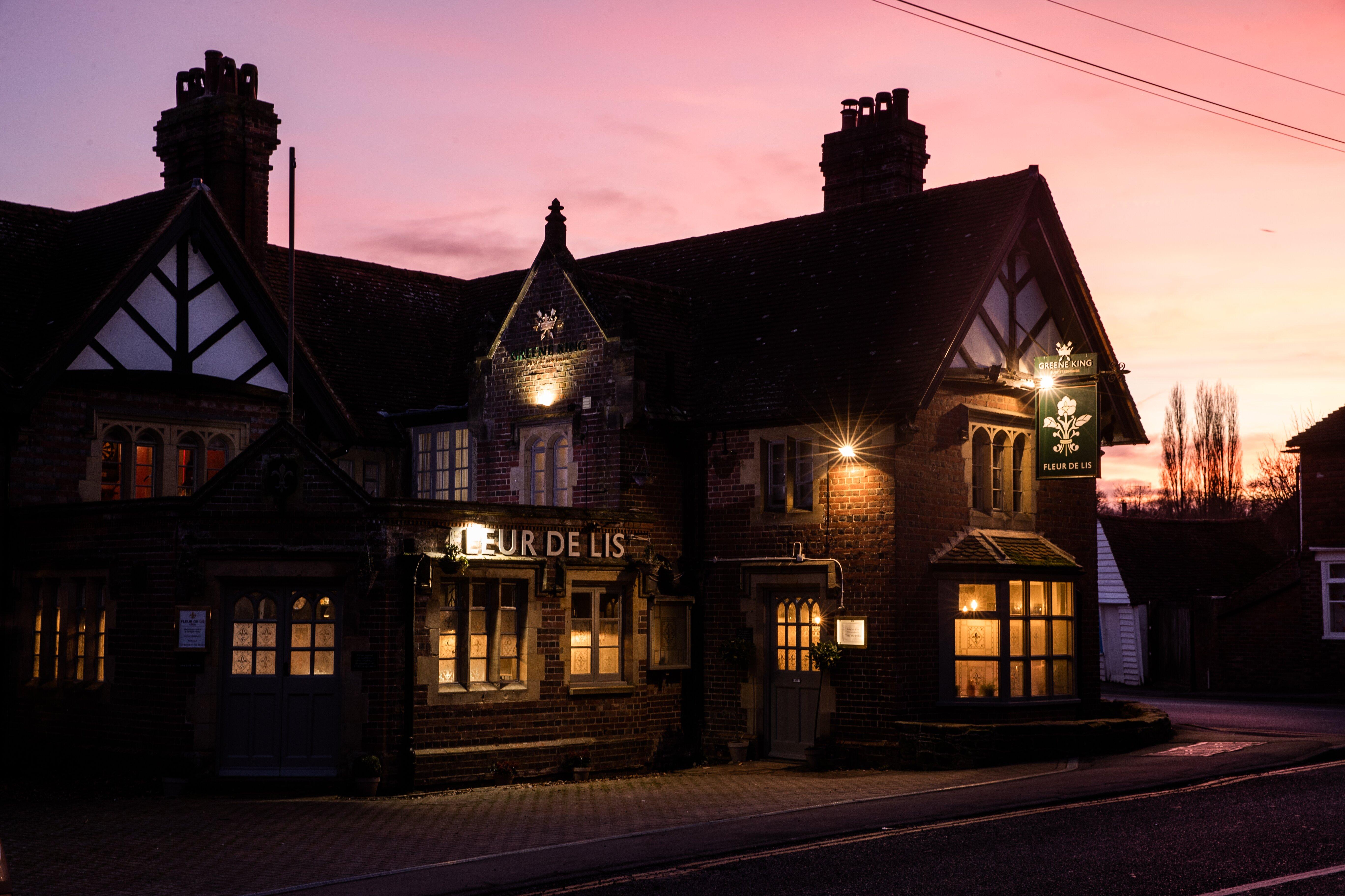 Fleur de Lis - Leigh