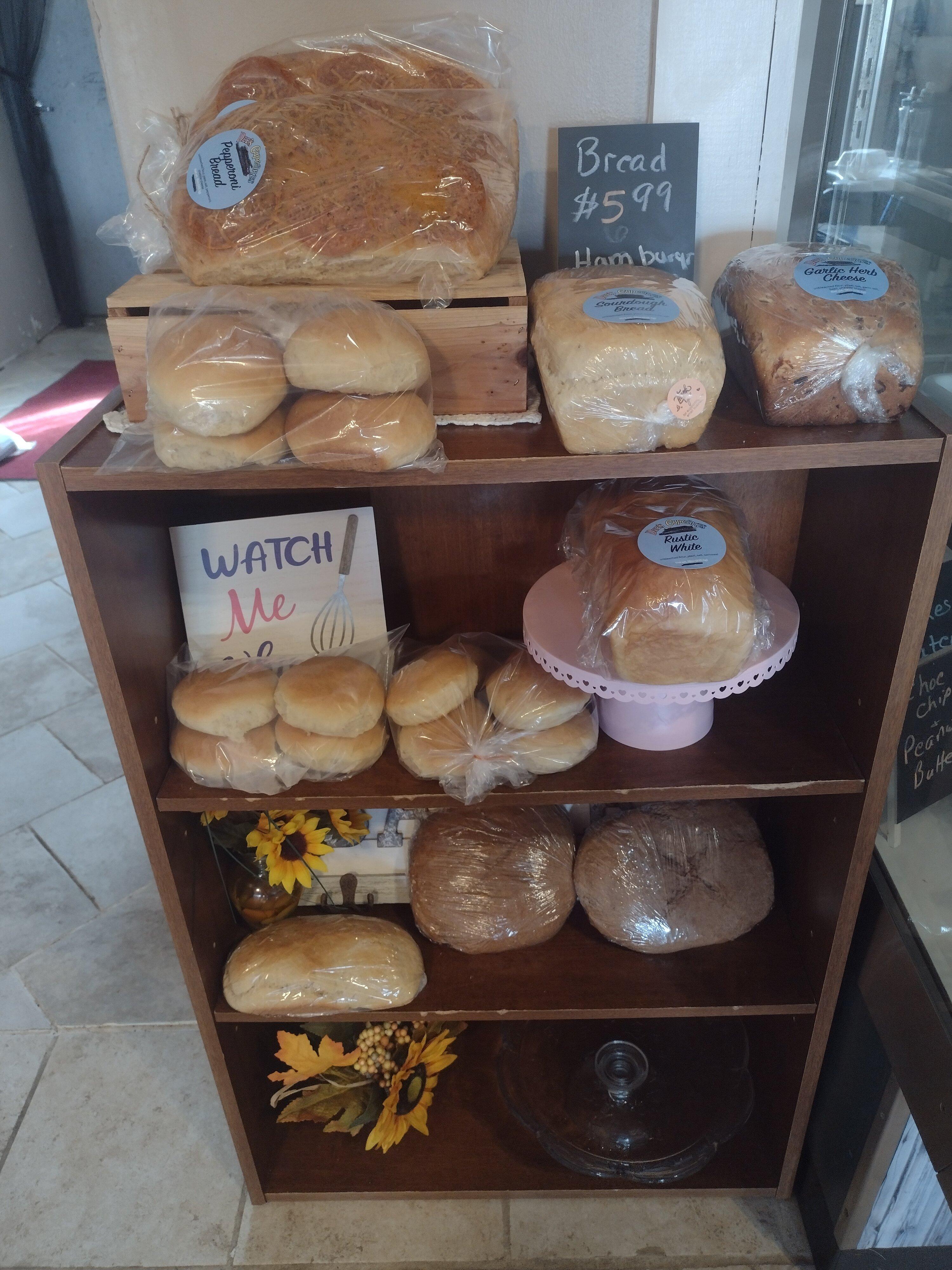 Dee's Cafe And Bake Shoppe