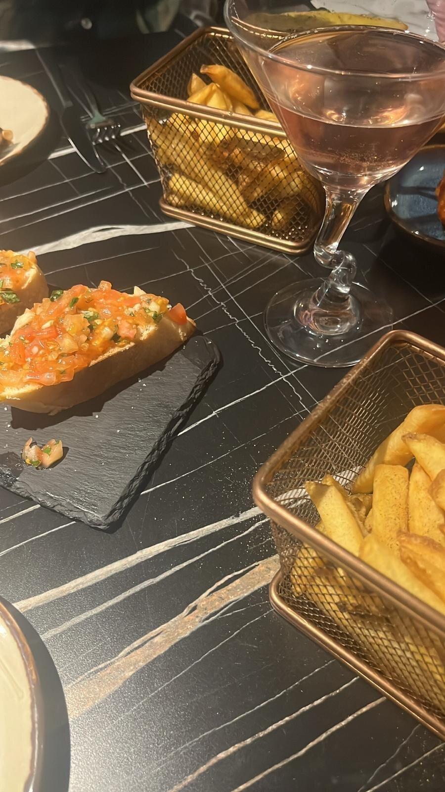 Mado Tapas And Cocktails Bar