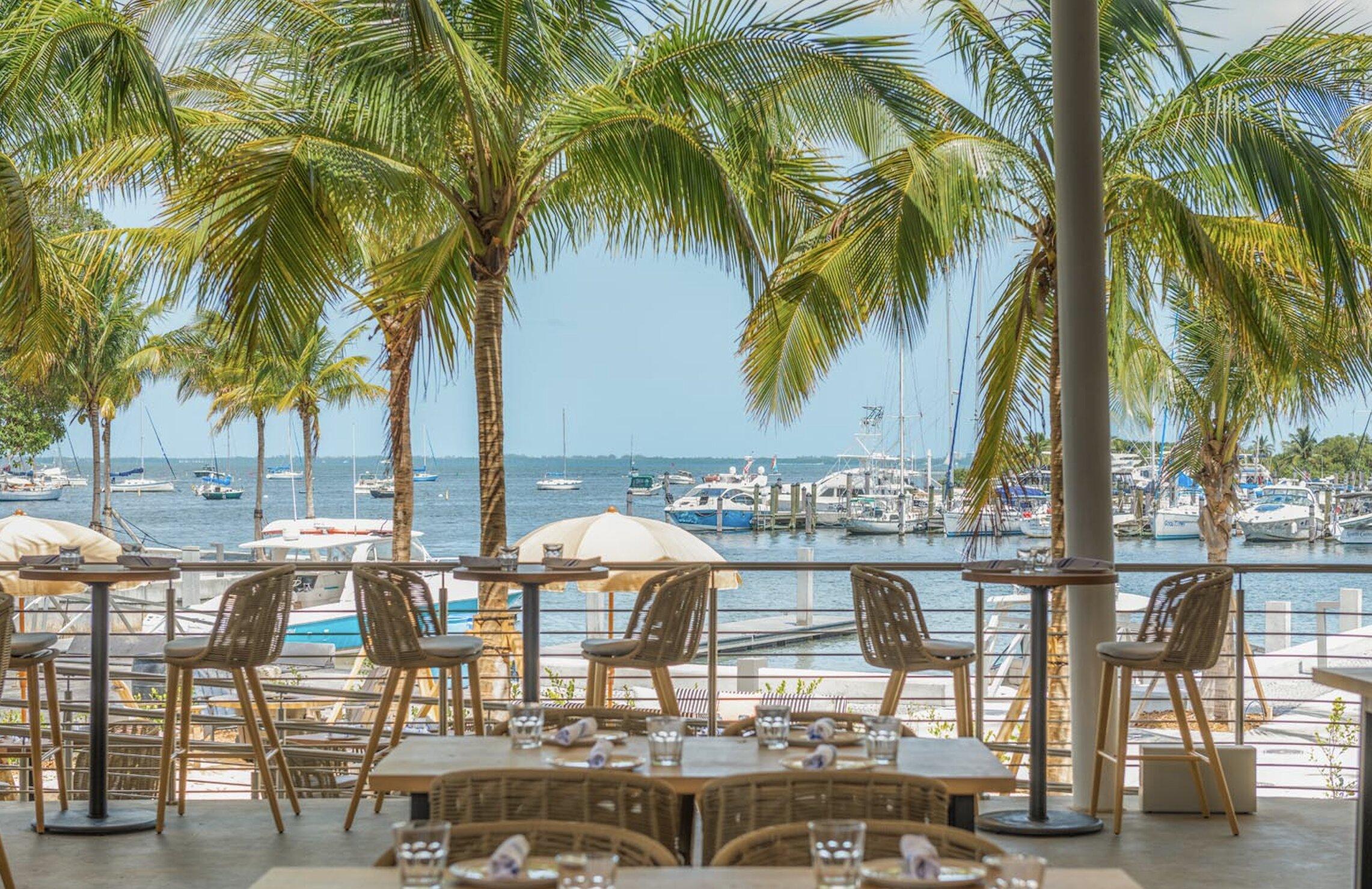 Bayshore Club Bar & Grill